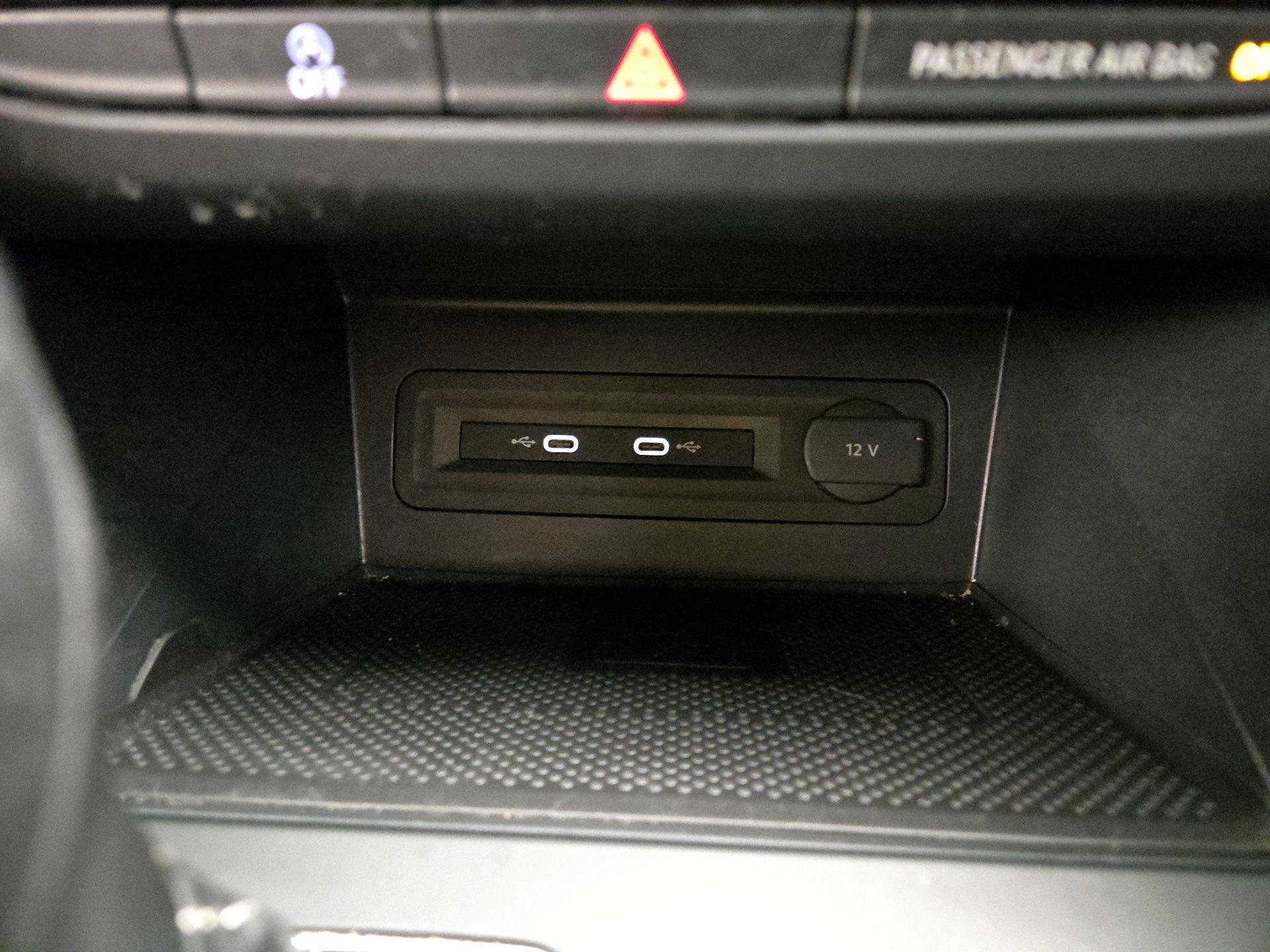 Thumbnail: 2021 Volkswagen Atlas - 18