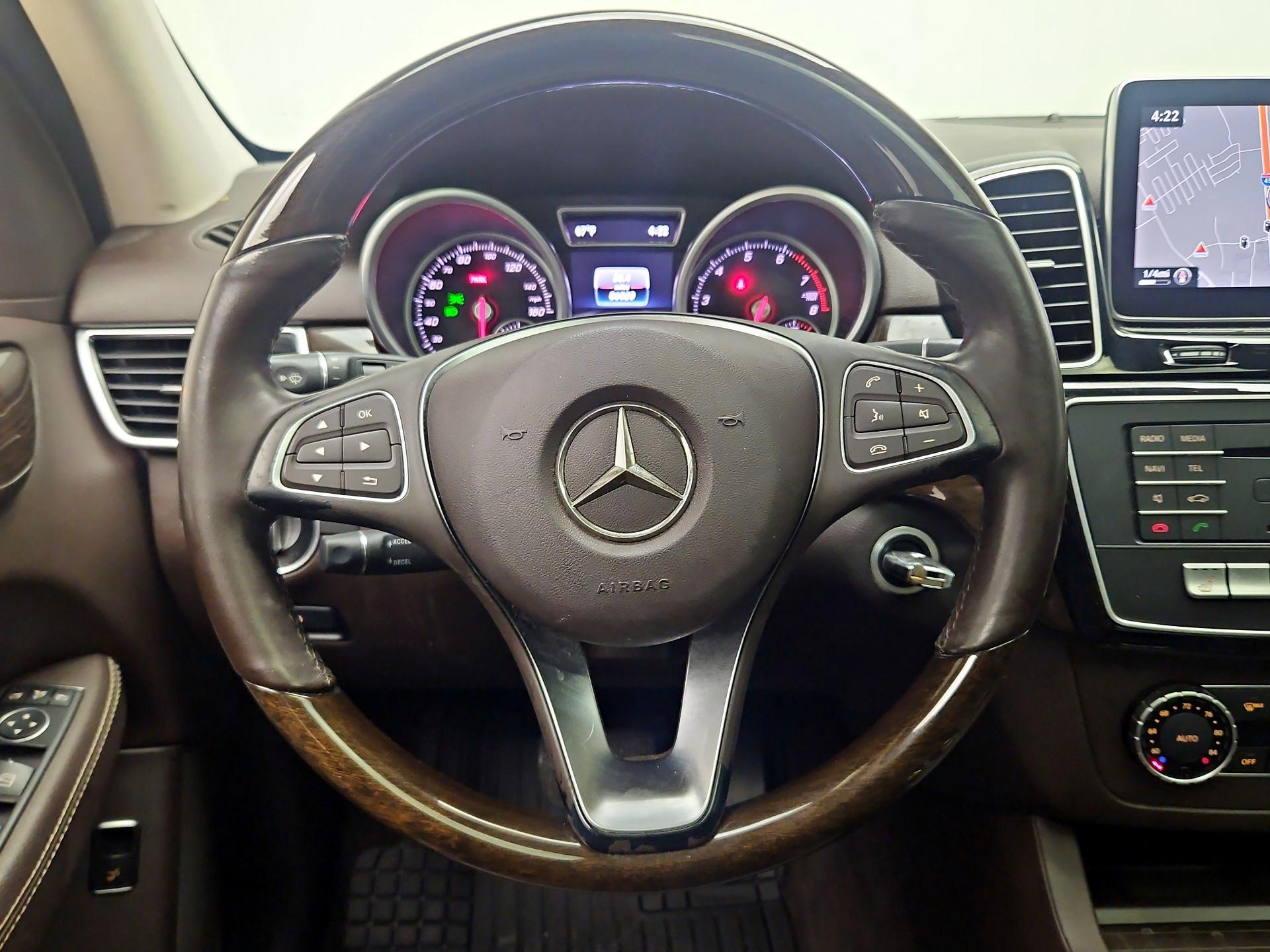 Thumbnail: 2016 Mercedes-Benz GLE - 10