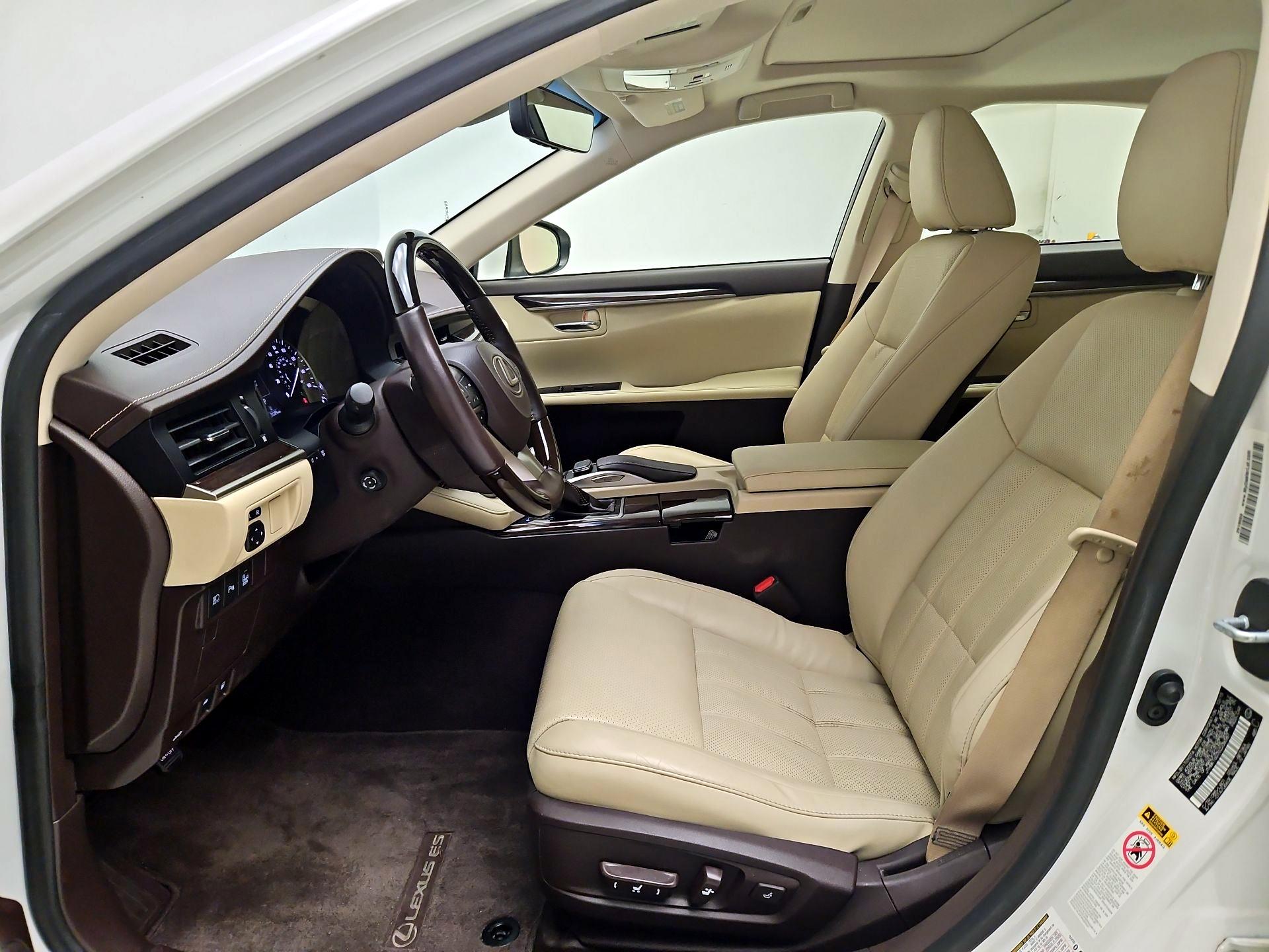 Thumbnail: 2016 Lexus ES - 11