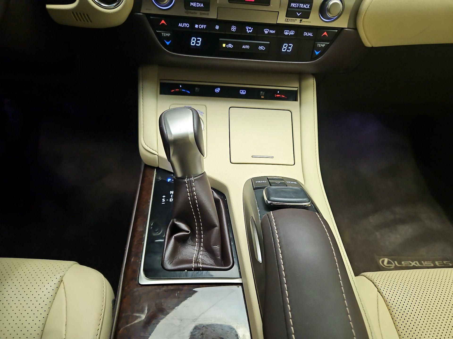 Thumbnail: 2016 Lexus ES - 16