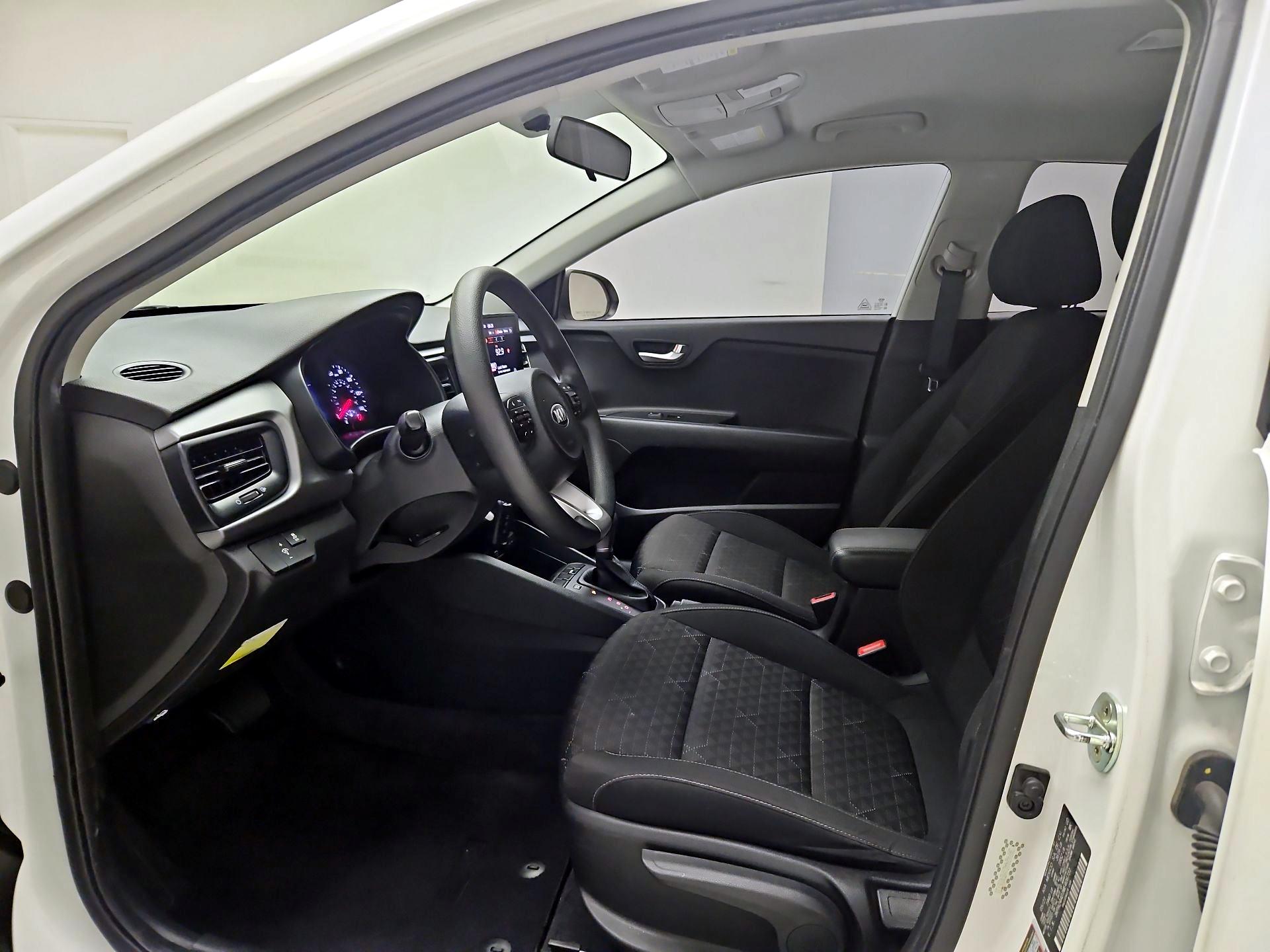 Thumbnail: 2021 Kia Rio - 9