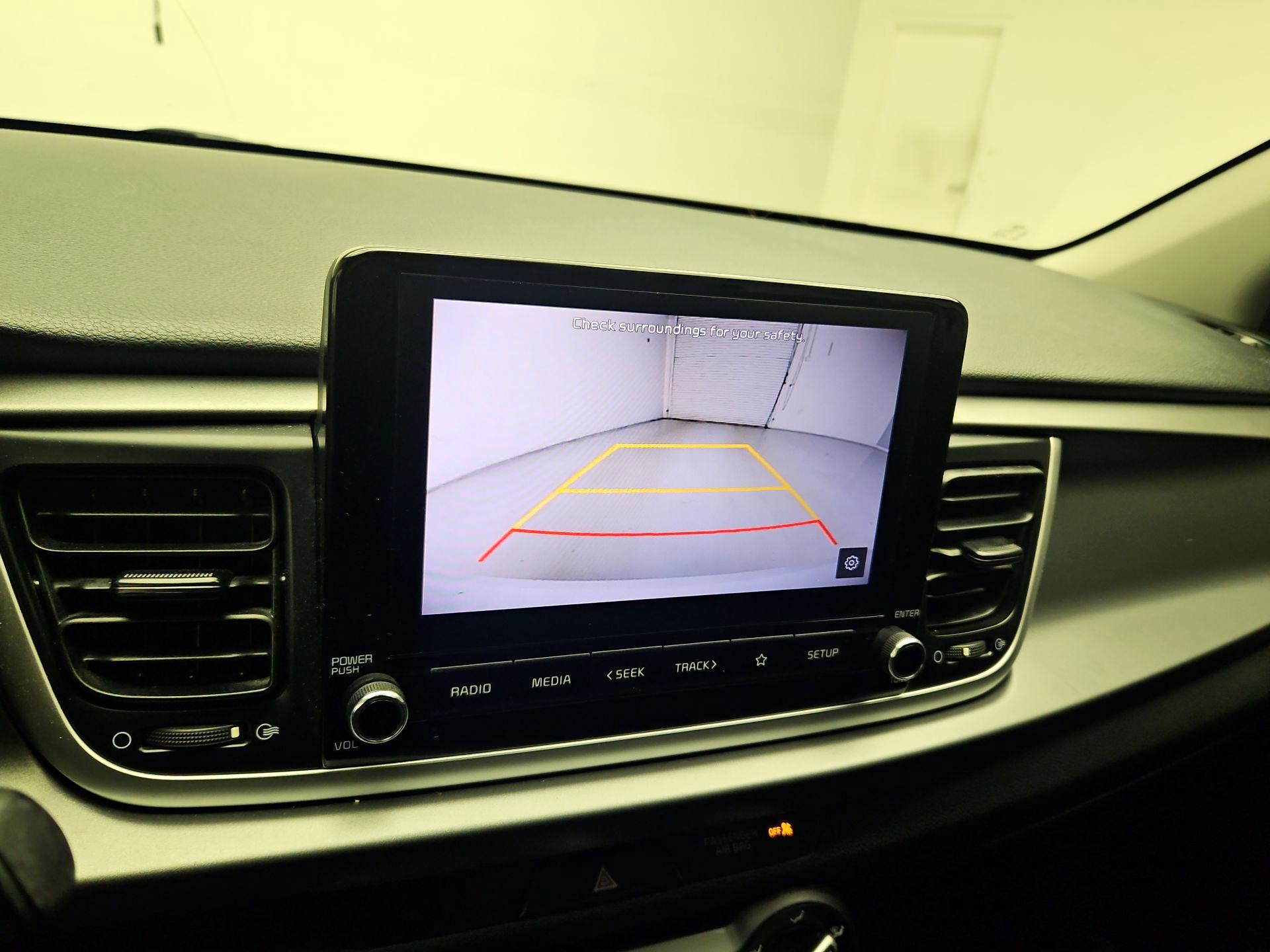 Thumbnail: 2021 Kia Rio - 12