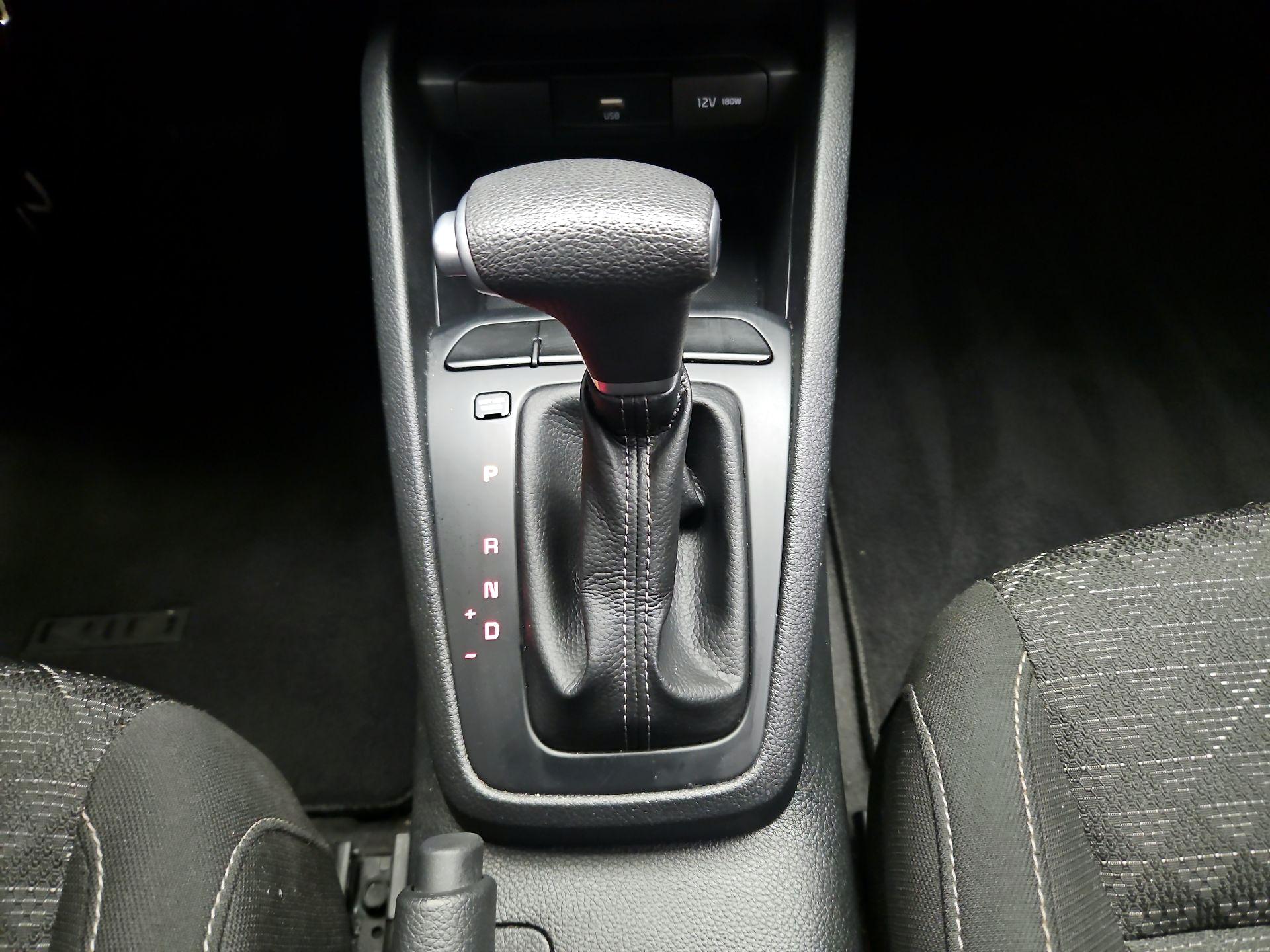 Thumbnail: 2021 Kia Rio - 15