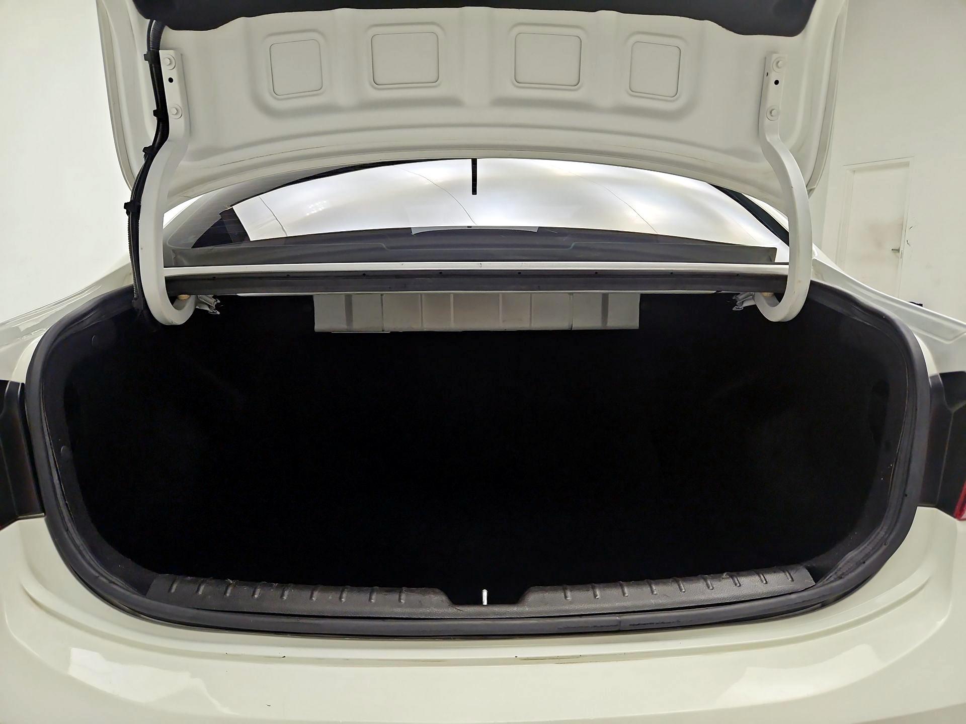 Thumbnail: 2021 Kia Rio - 18