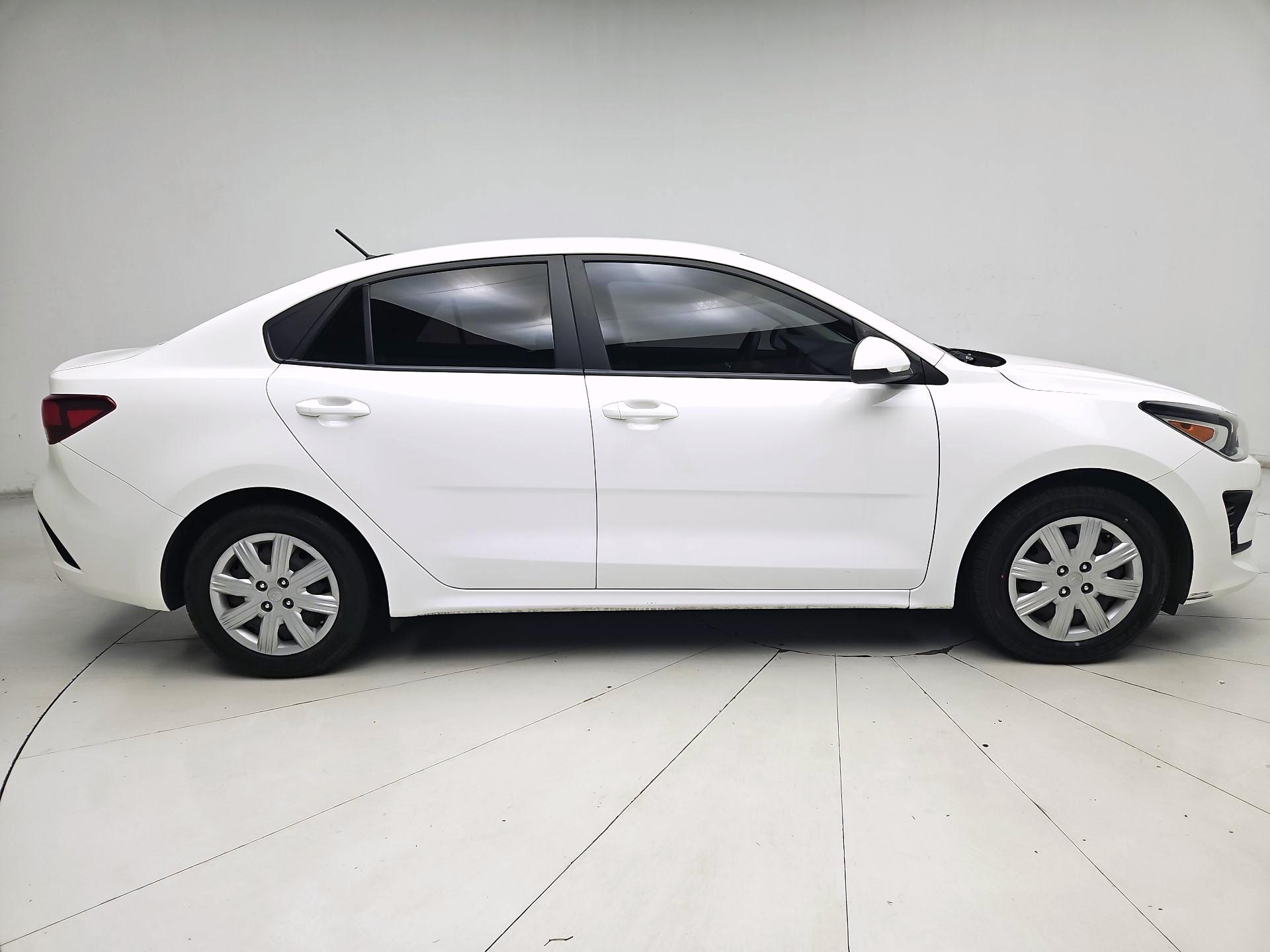 Thumbnail: 2021 Kia Rio - 4