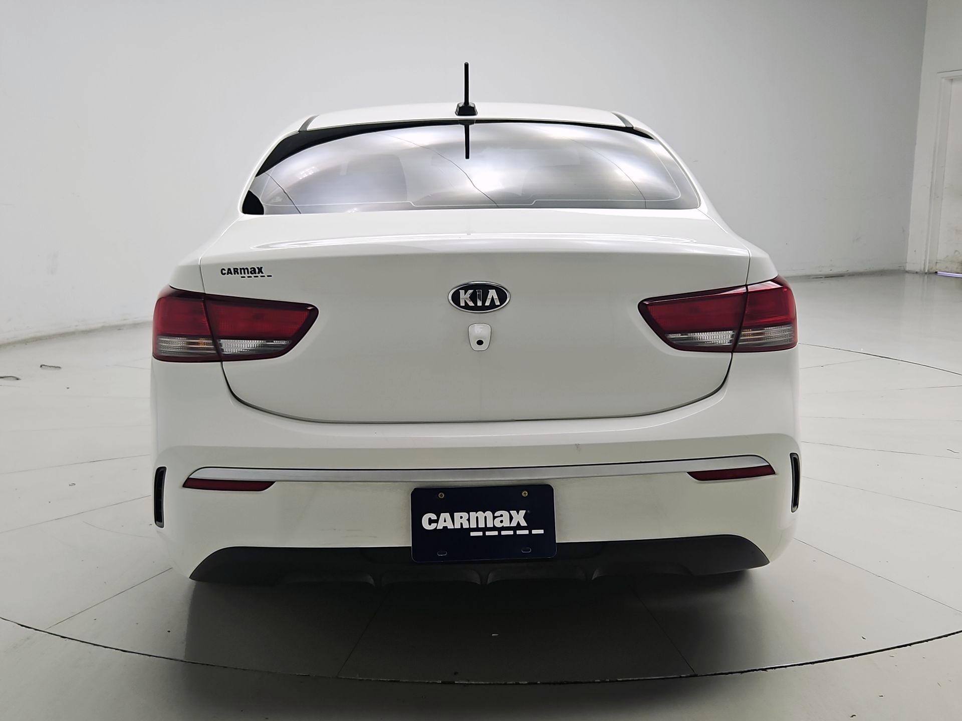 Thumbnail: 2021 Kia Rio - 6