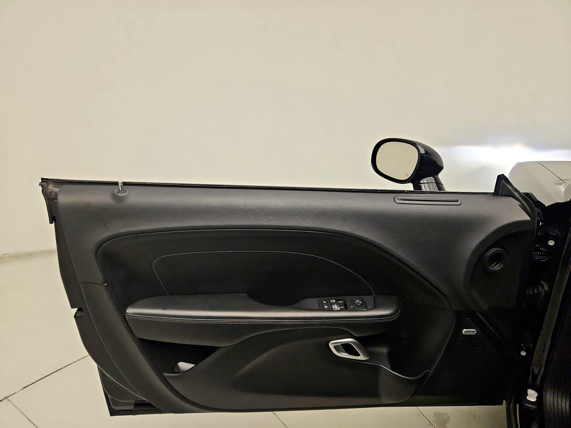 Thumbnail: 2015 Dodge Challenger - 12