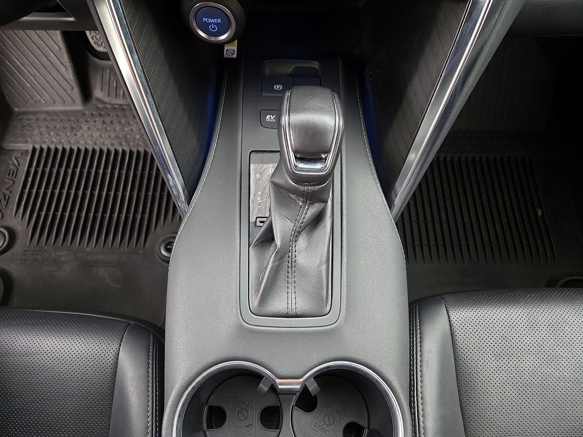 Thumbnail: 2021 Toyota Venza - 18