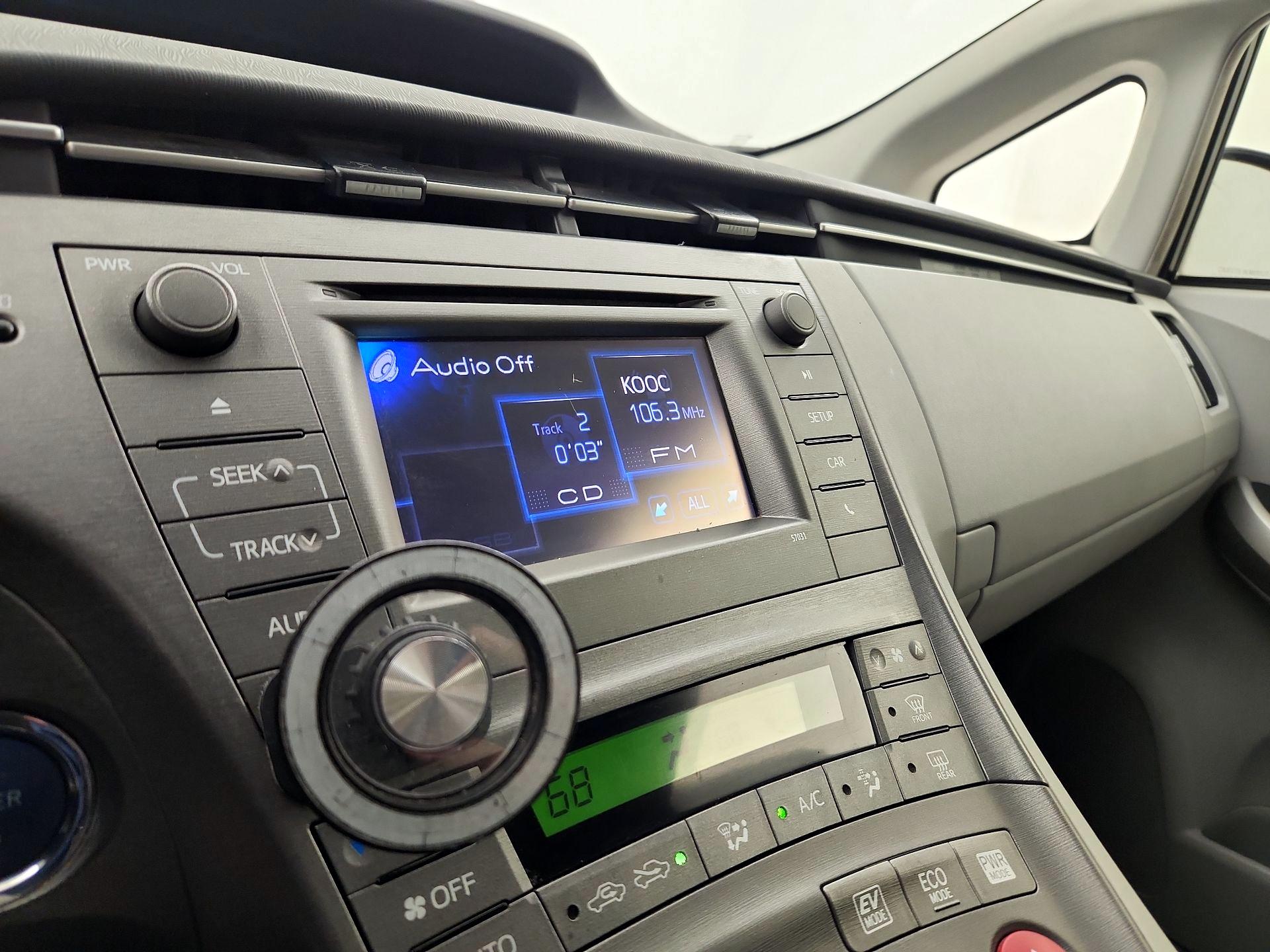 Thumbnail: 2015 Toyota Prius - 15