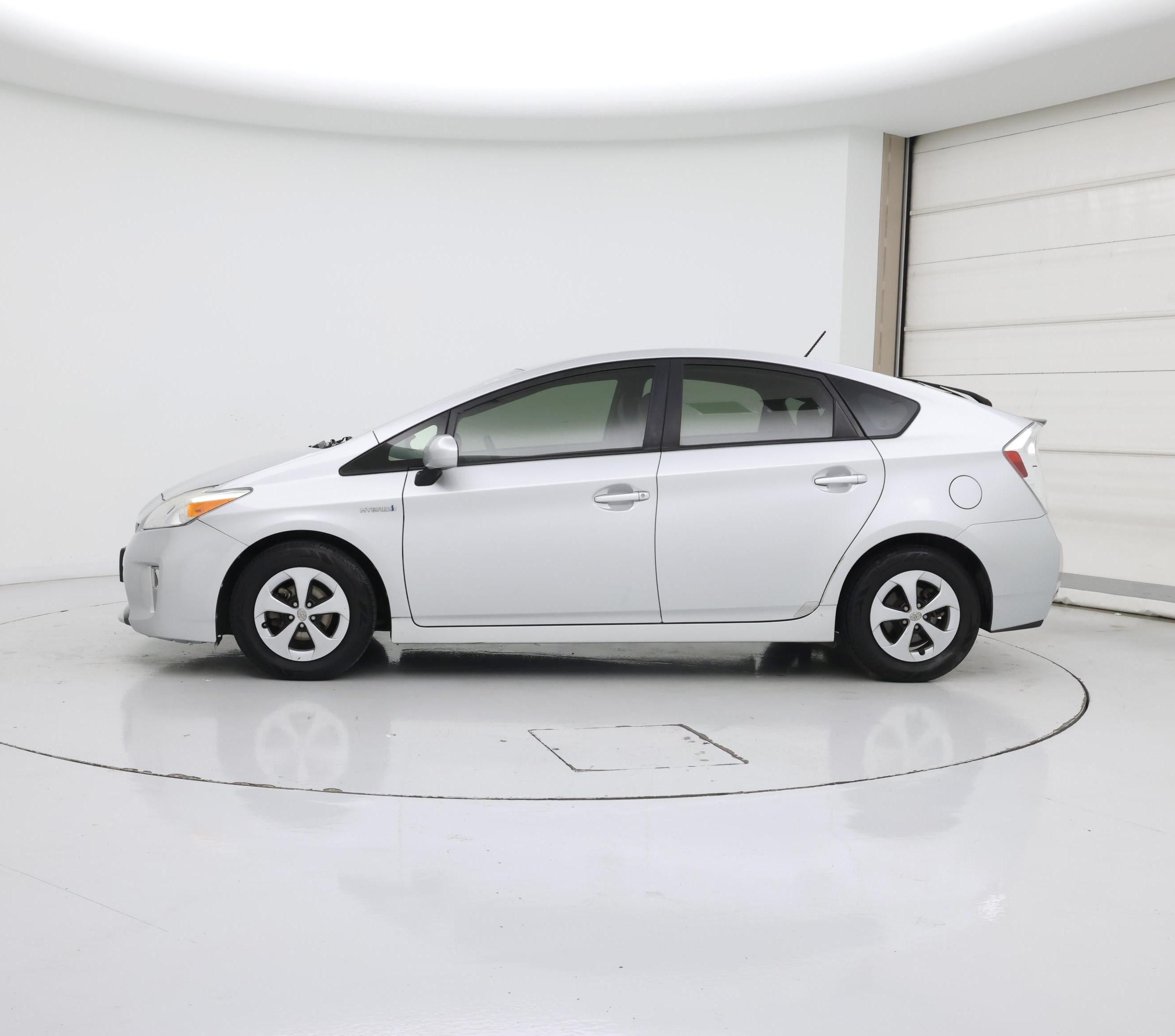 Thumbnail: 2015 Toyota Prius - 3