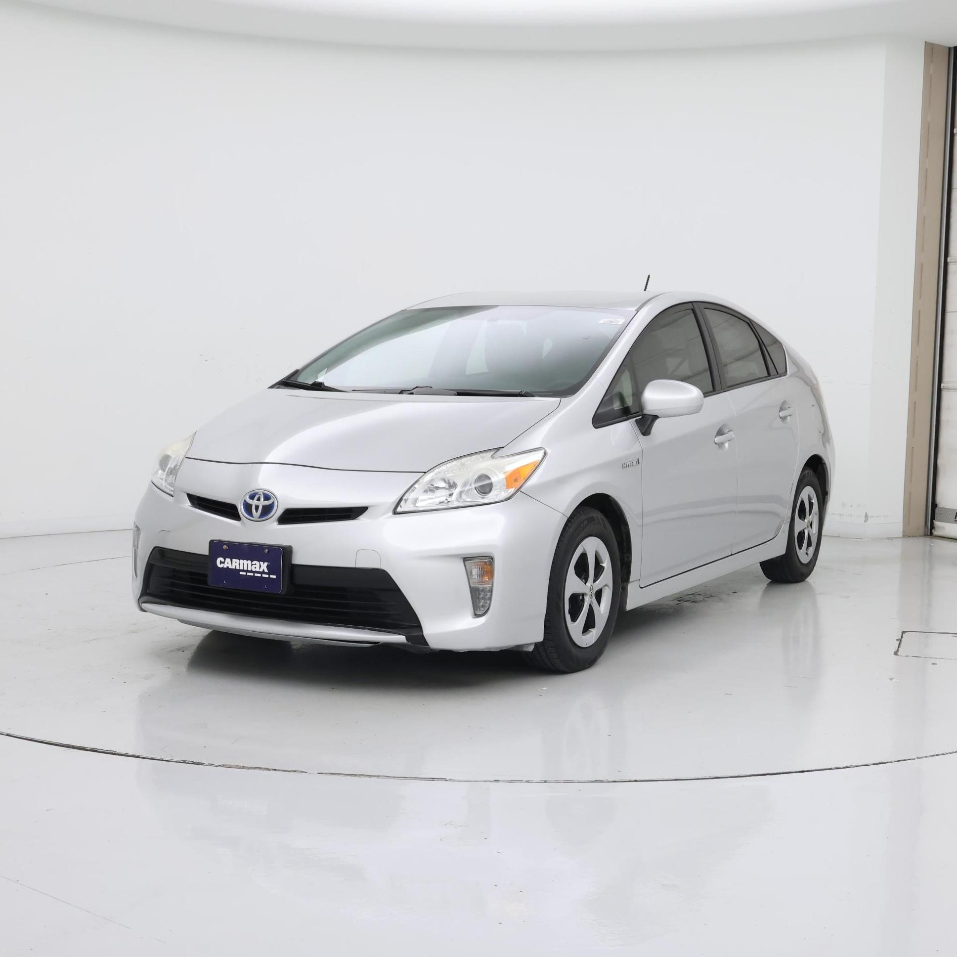 Thumbnail: 2015 Toyota Prius - 4
