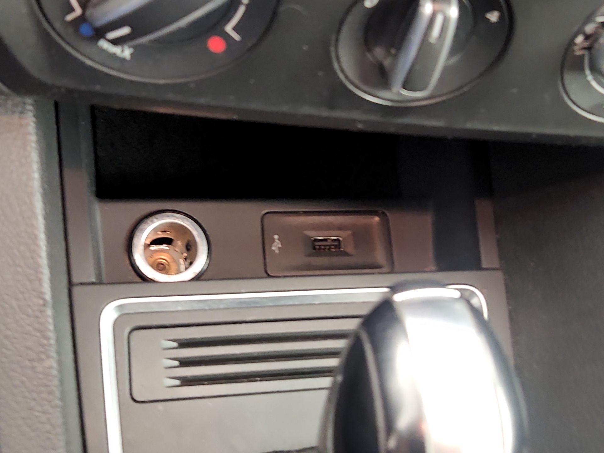 Thumbnail: 2017 Volkswagen Jetta - 18