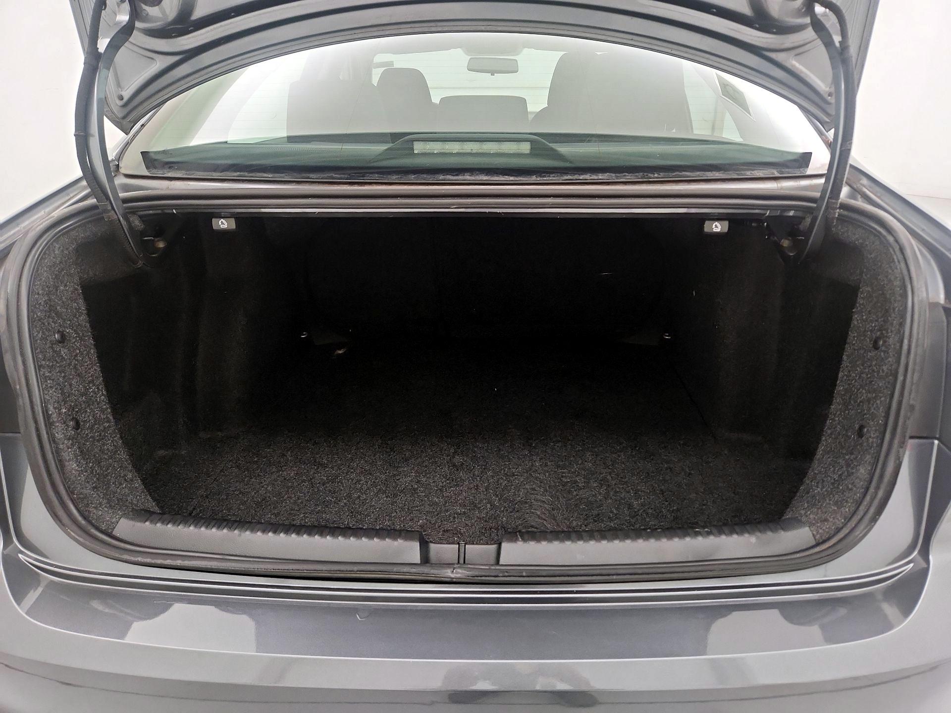 Thumbnail: 2017 Volkswagen Jetta - 20