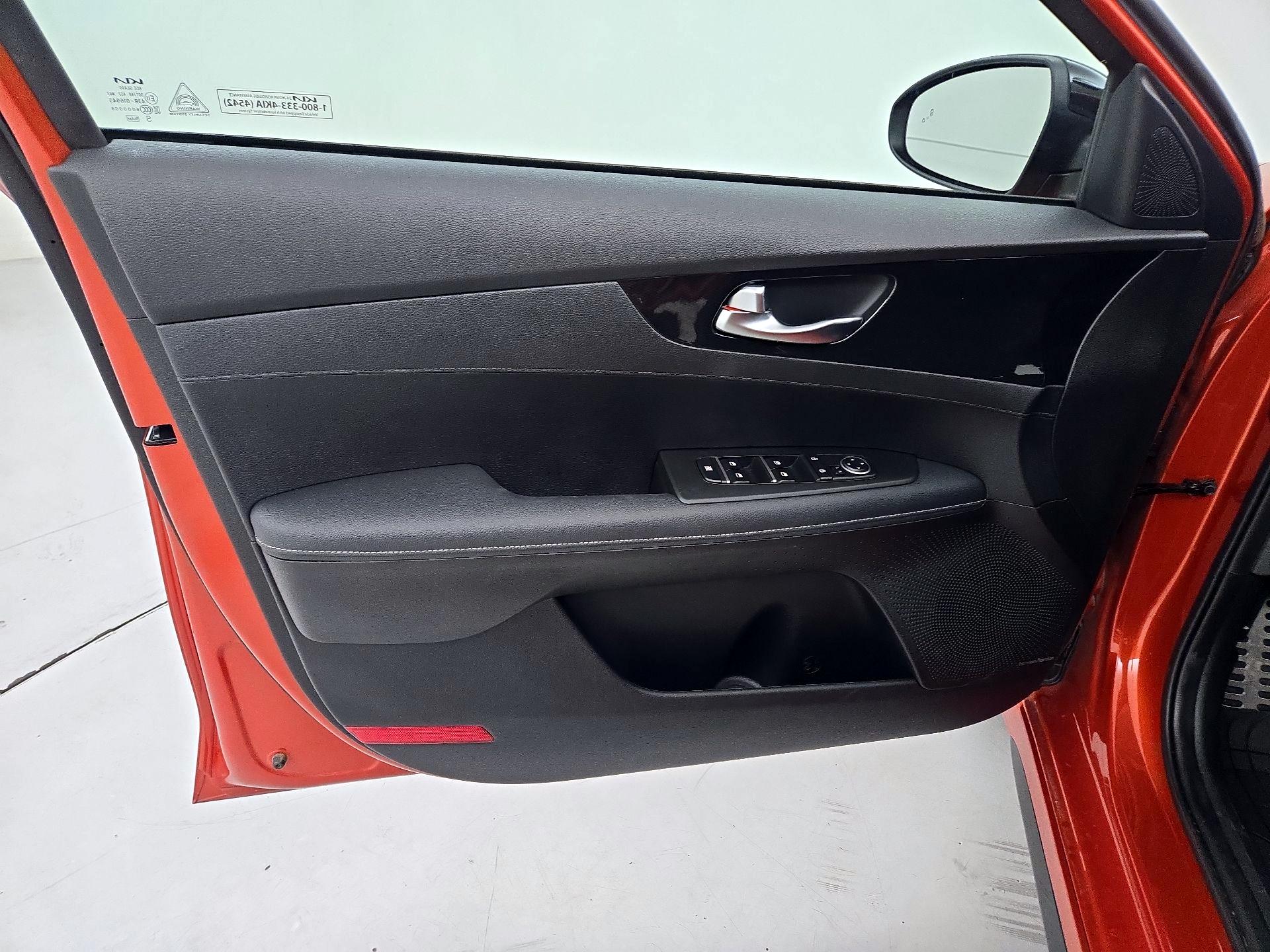 Thumbnail: 2023 Kia Forte - 12