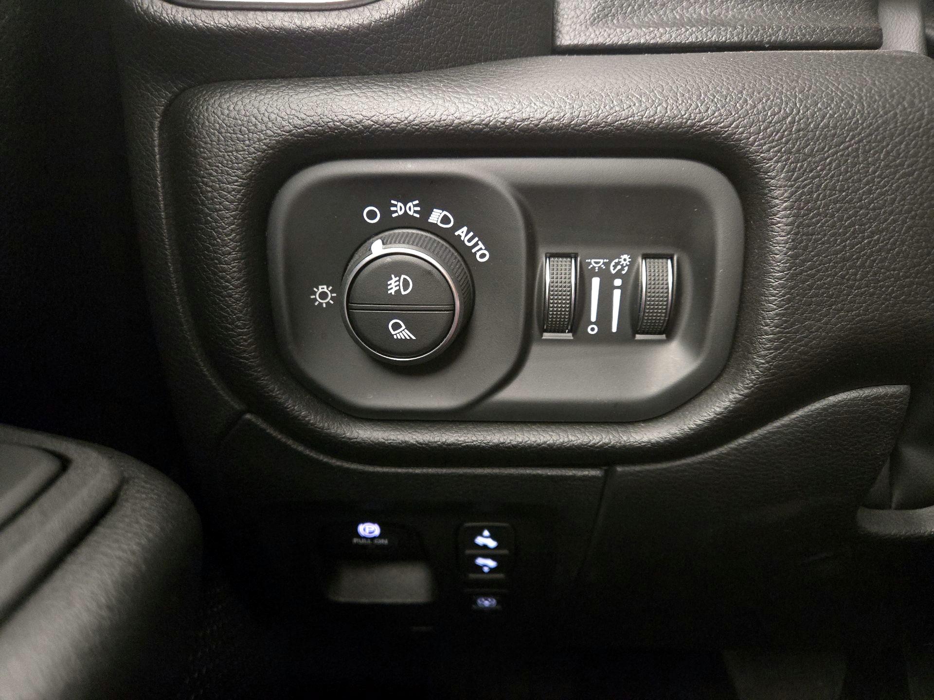 Thumbnail: 2025 RAM 1500 - 13