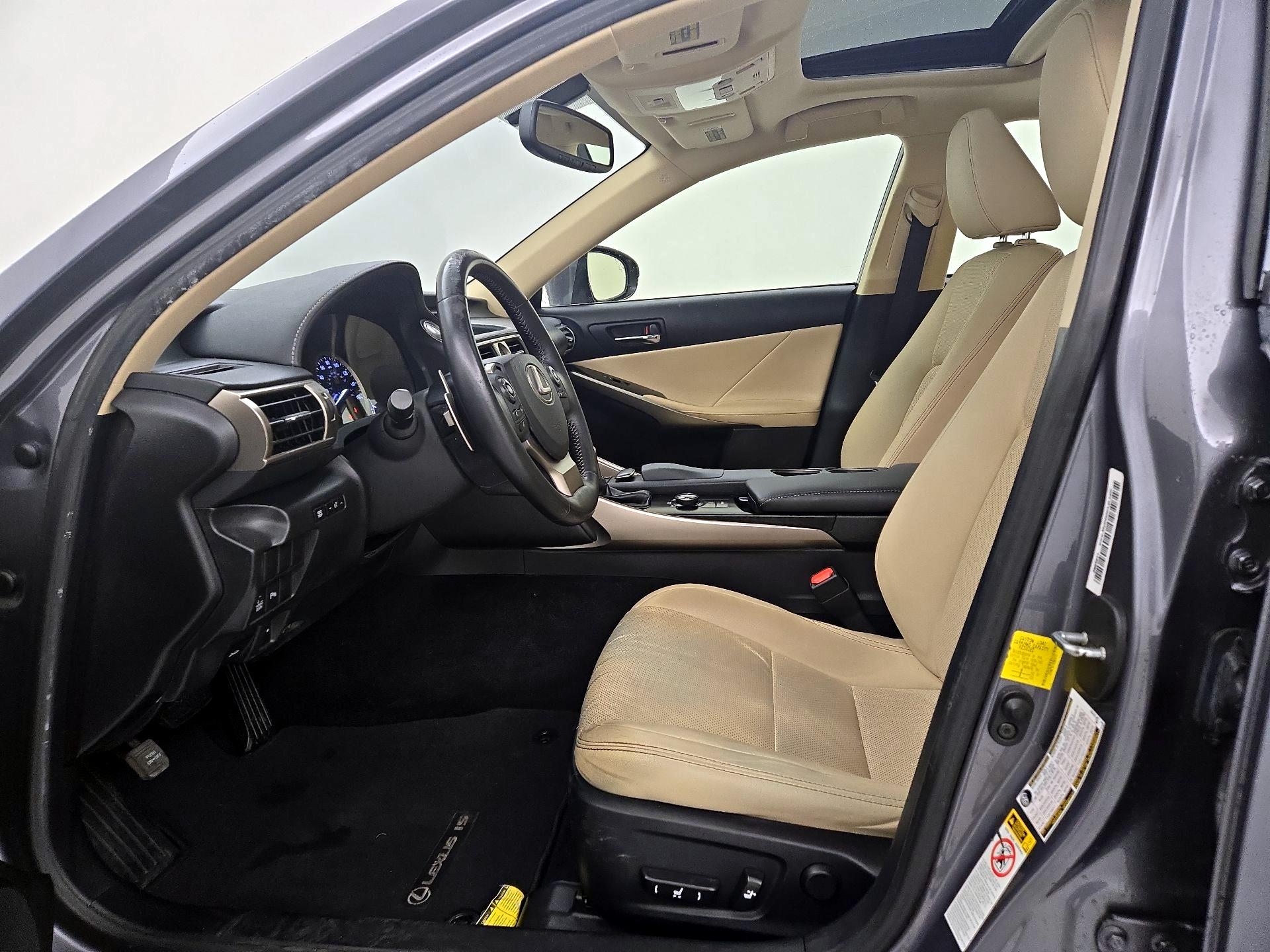 Thumbnail: 2014 Lexus IS - 11