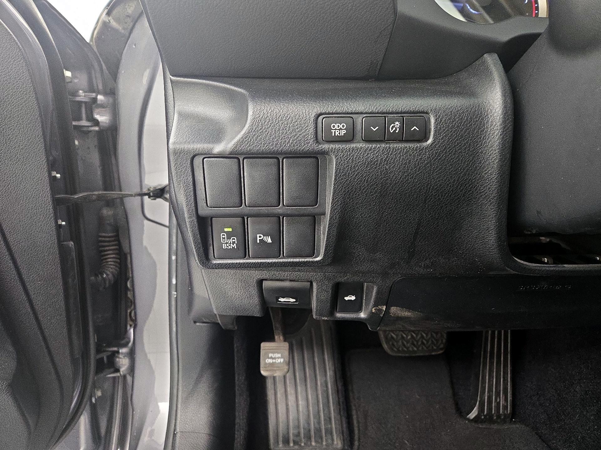 Thumbnail: 2014 Lexus IS - 13