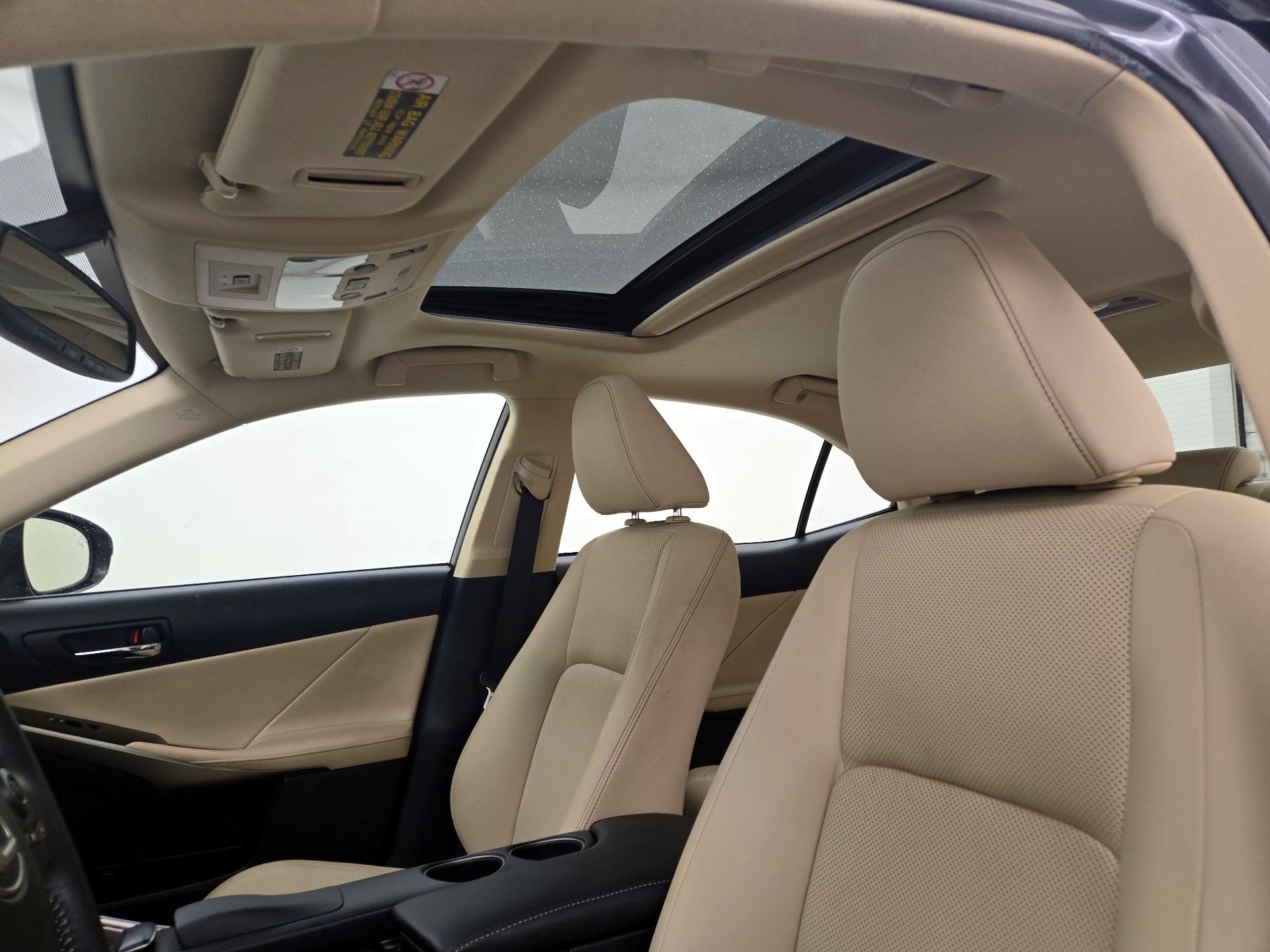 Thumbnail: 2014 Lexus IS - 20