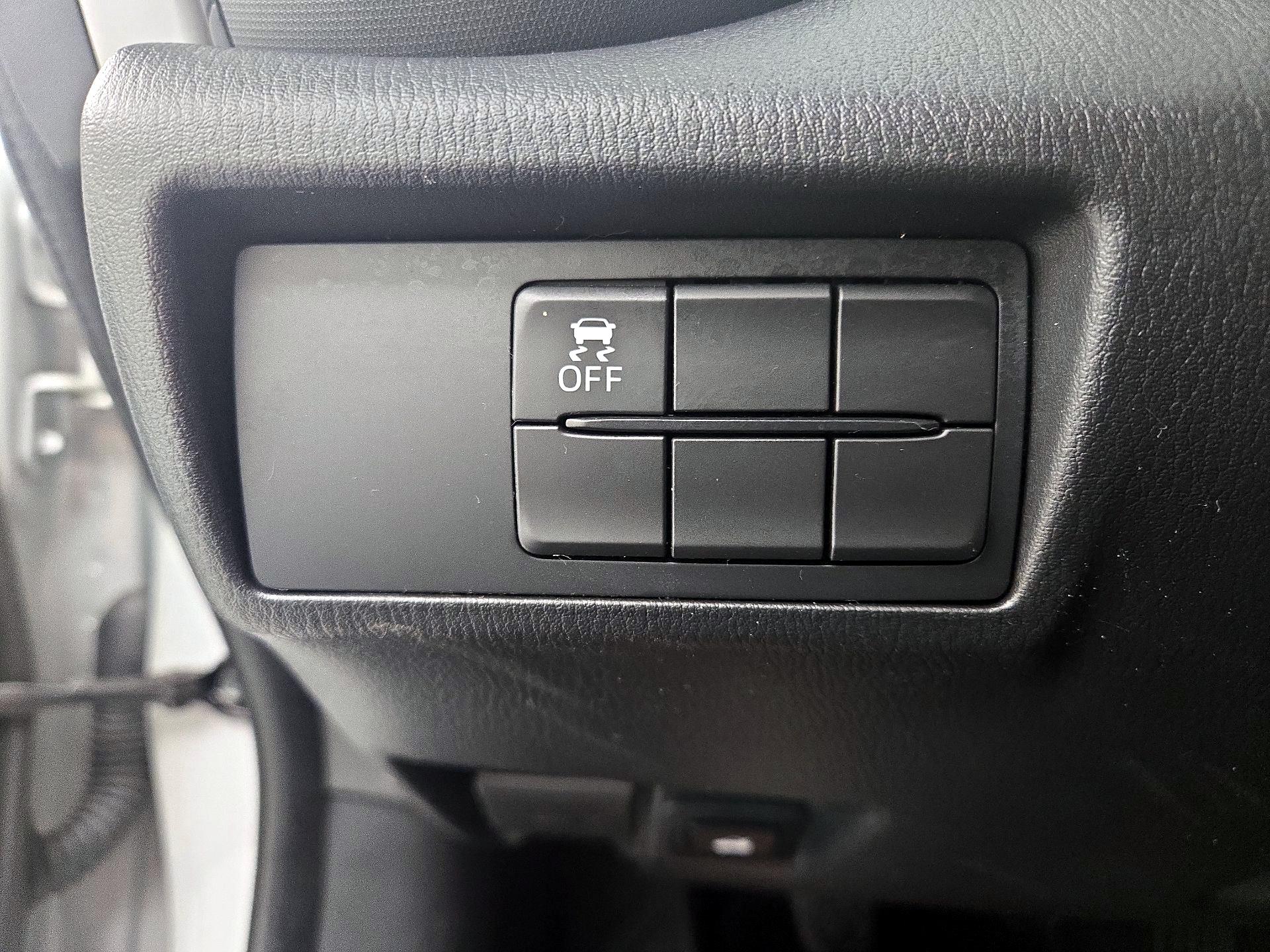 Thumbnail: 2019 Mazda MX-5 Miata - 13