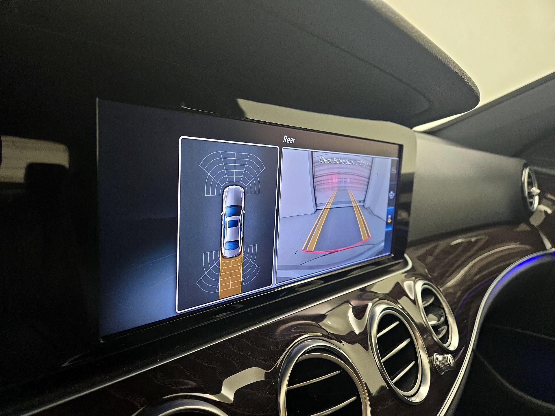 Thumbnail: 2017 Mercedes-Benz E-Class - 15