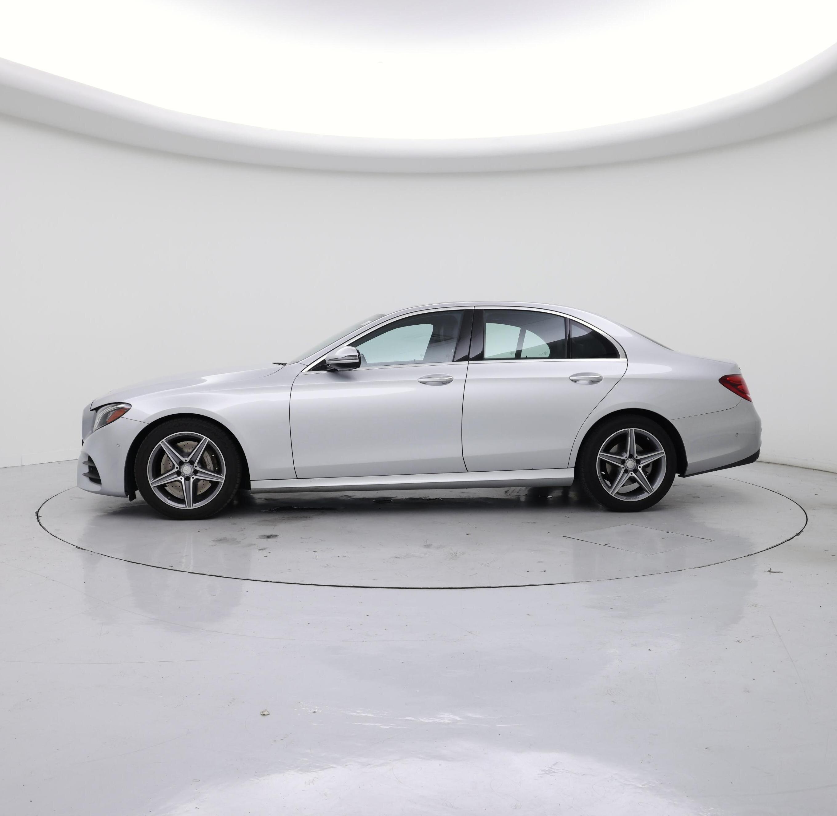 Thumbnail: 2017 Mercedes-Benz E-Class - 3