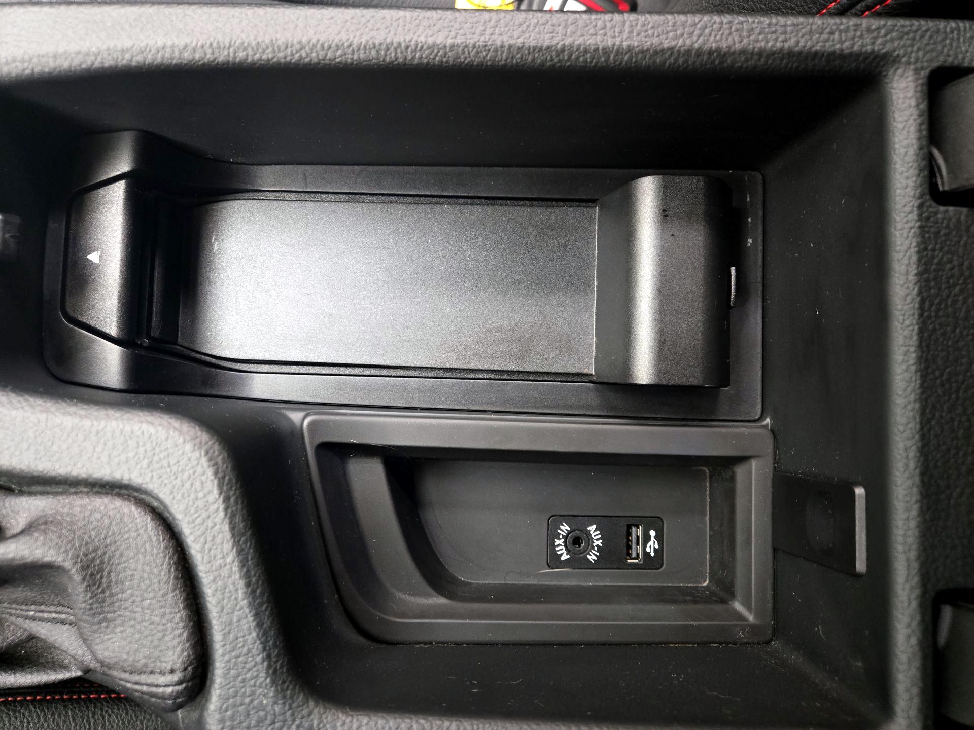 Thumbnail: 2016 BMW 3 Series - 17