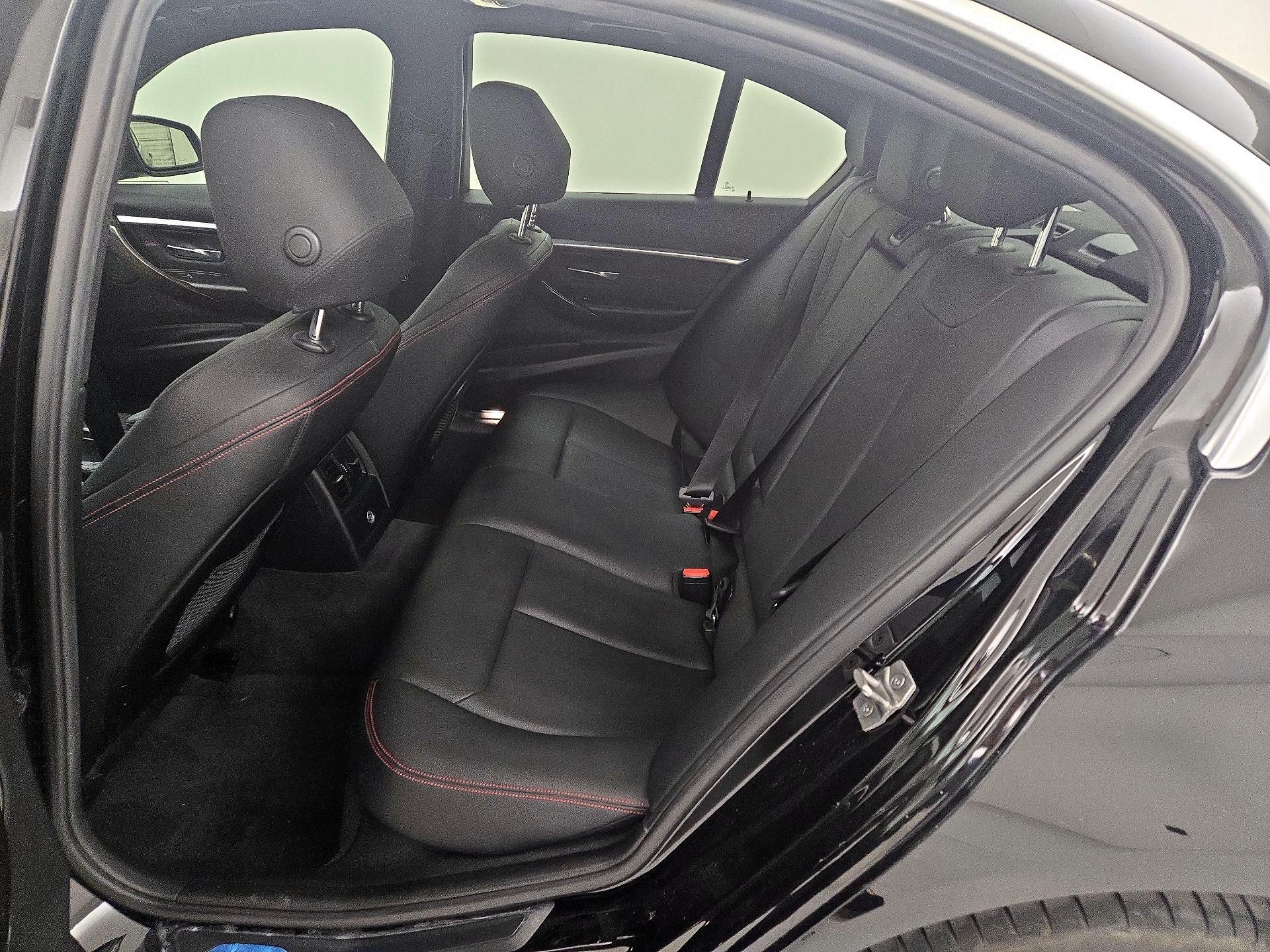 Thumbnail: 2016 BMW 3 Series - 19