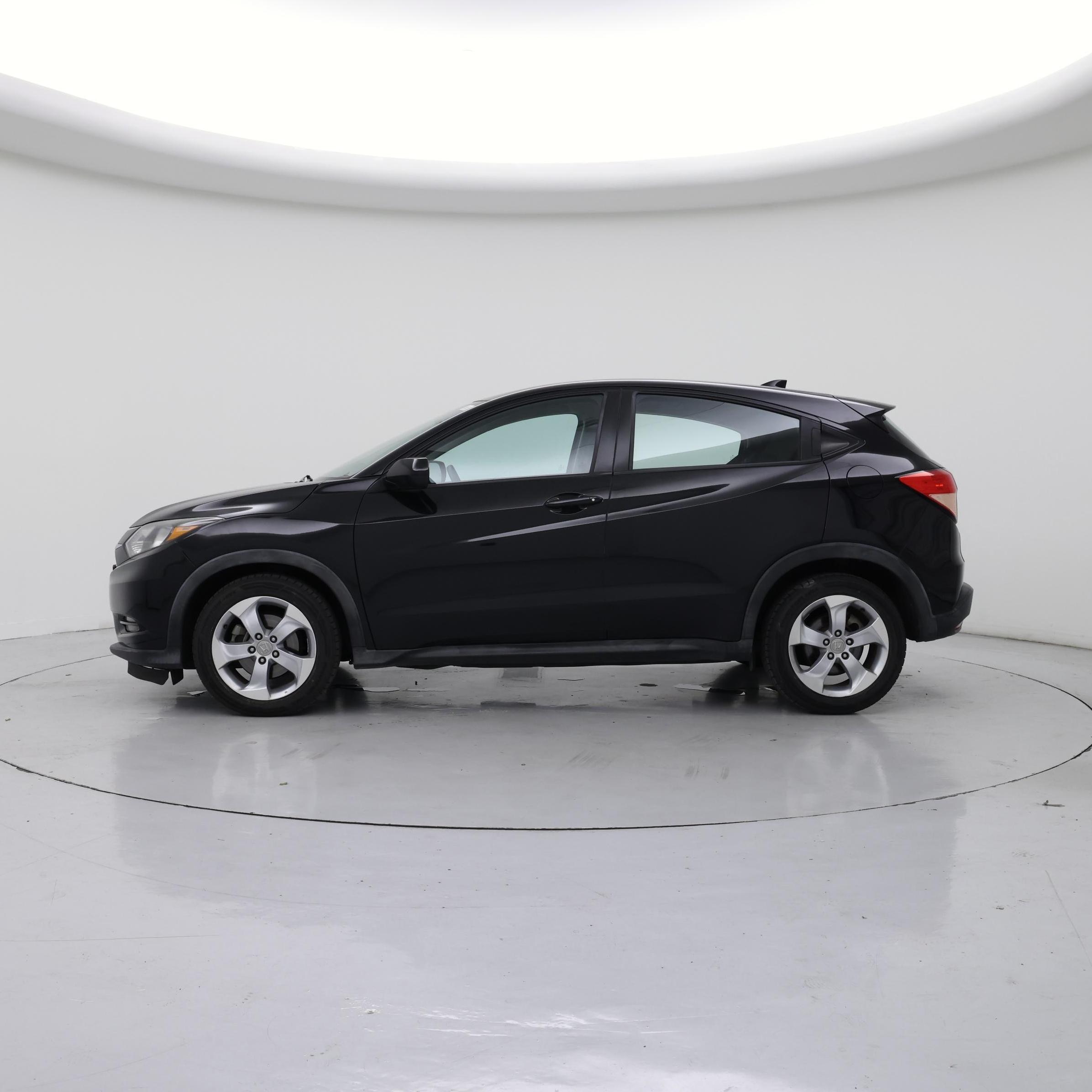 Thumbnail: 2016 Honda HR-V - 3