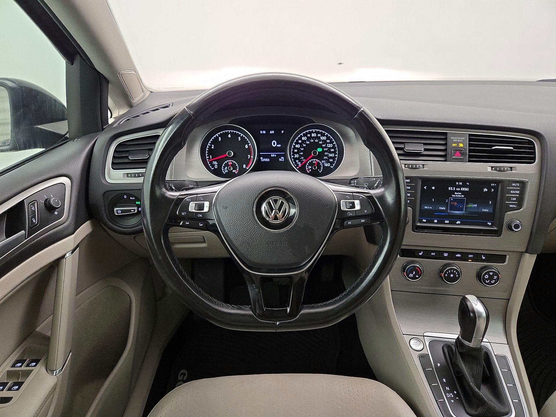 Thumbnail: 2017 Volkswagen Golf - 10