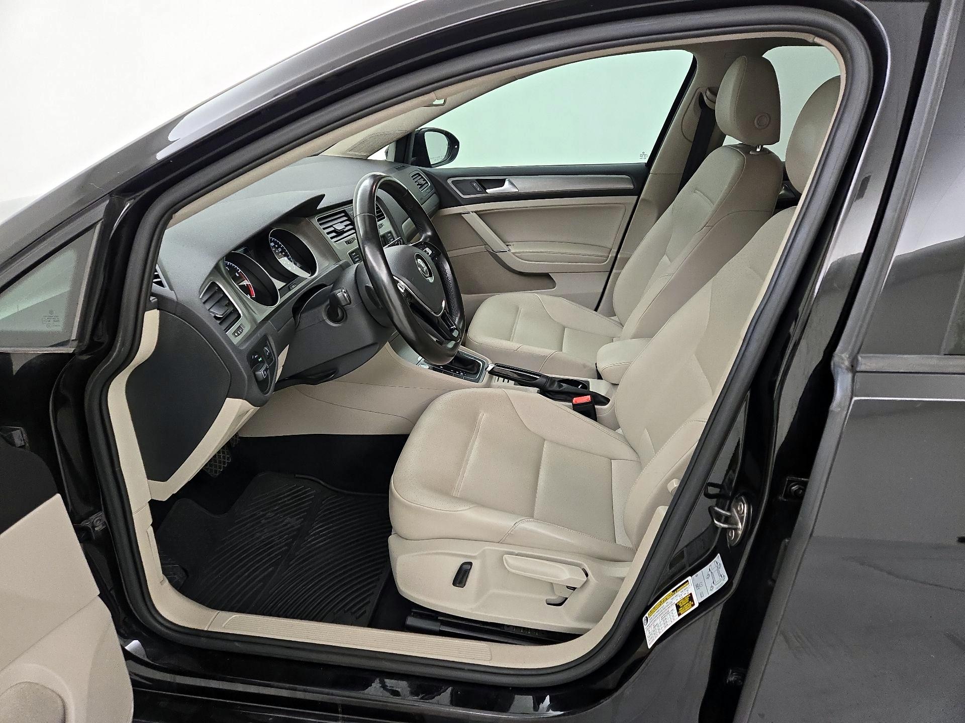 Thumbnail: 2017 Volkswagen Golf - 11