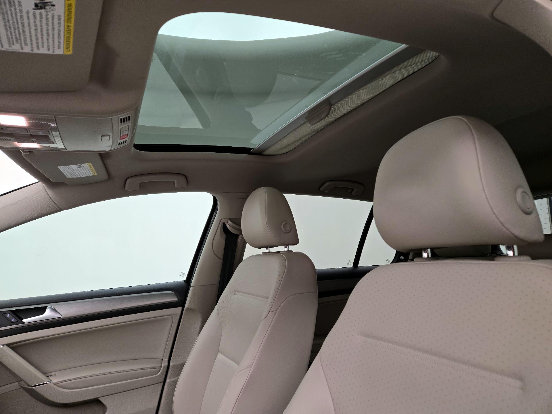 Thumbnail: 2017 Volkswagen Golf - 19