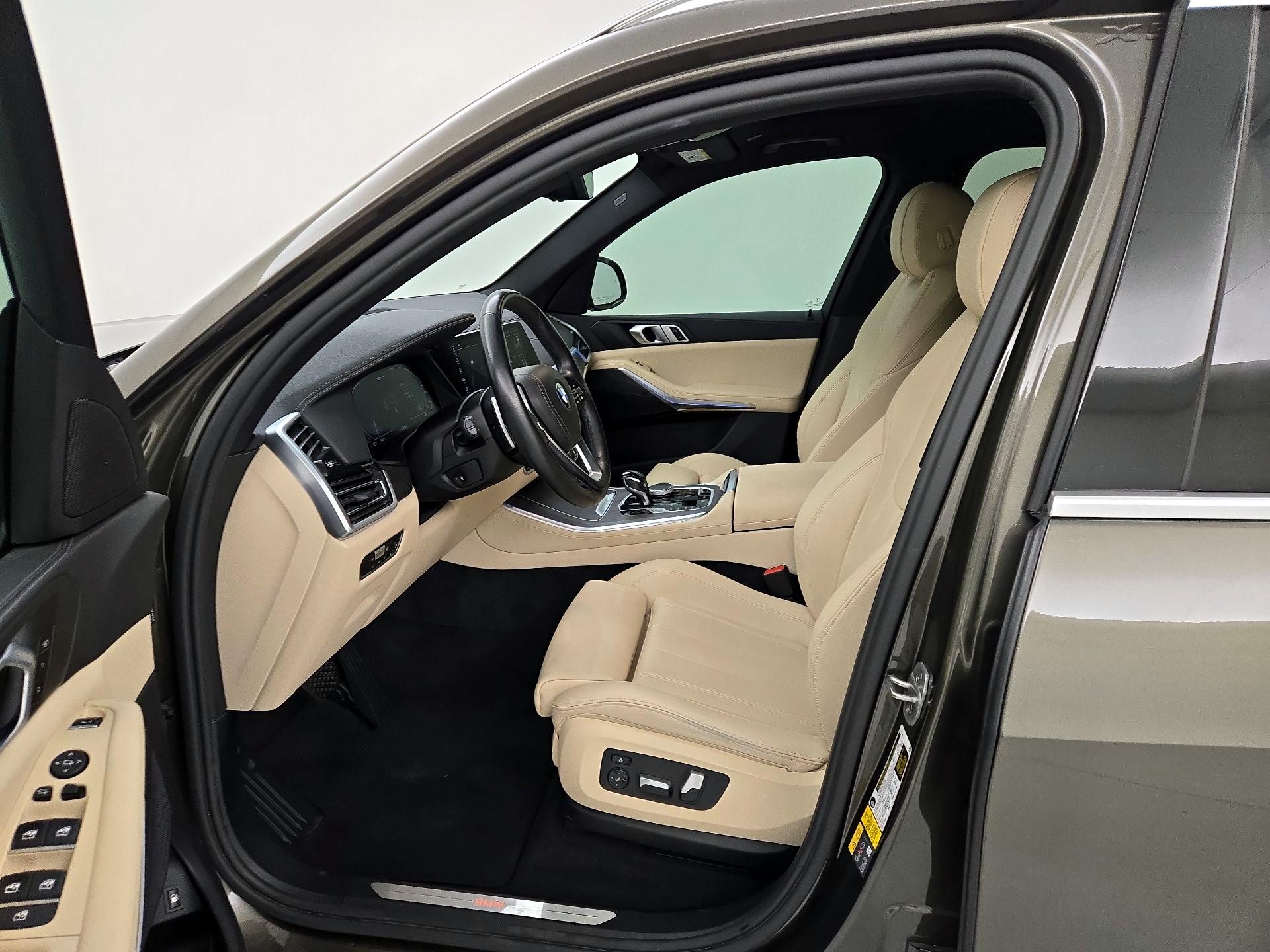 Thumbnail: 2022 BMW X5 - 11