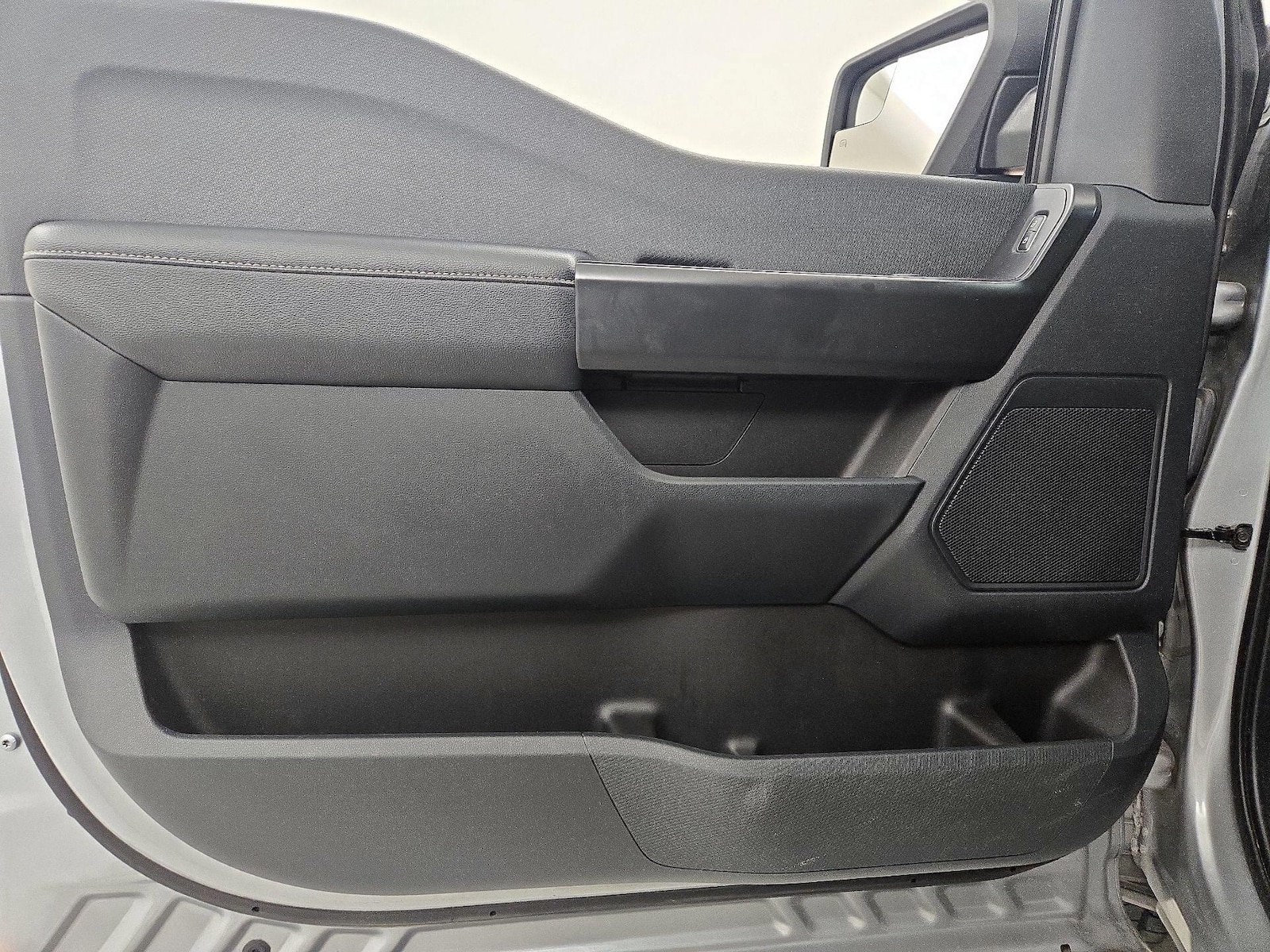 2022 Ford F-150 XL - Photo 13