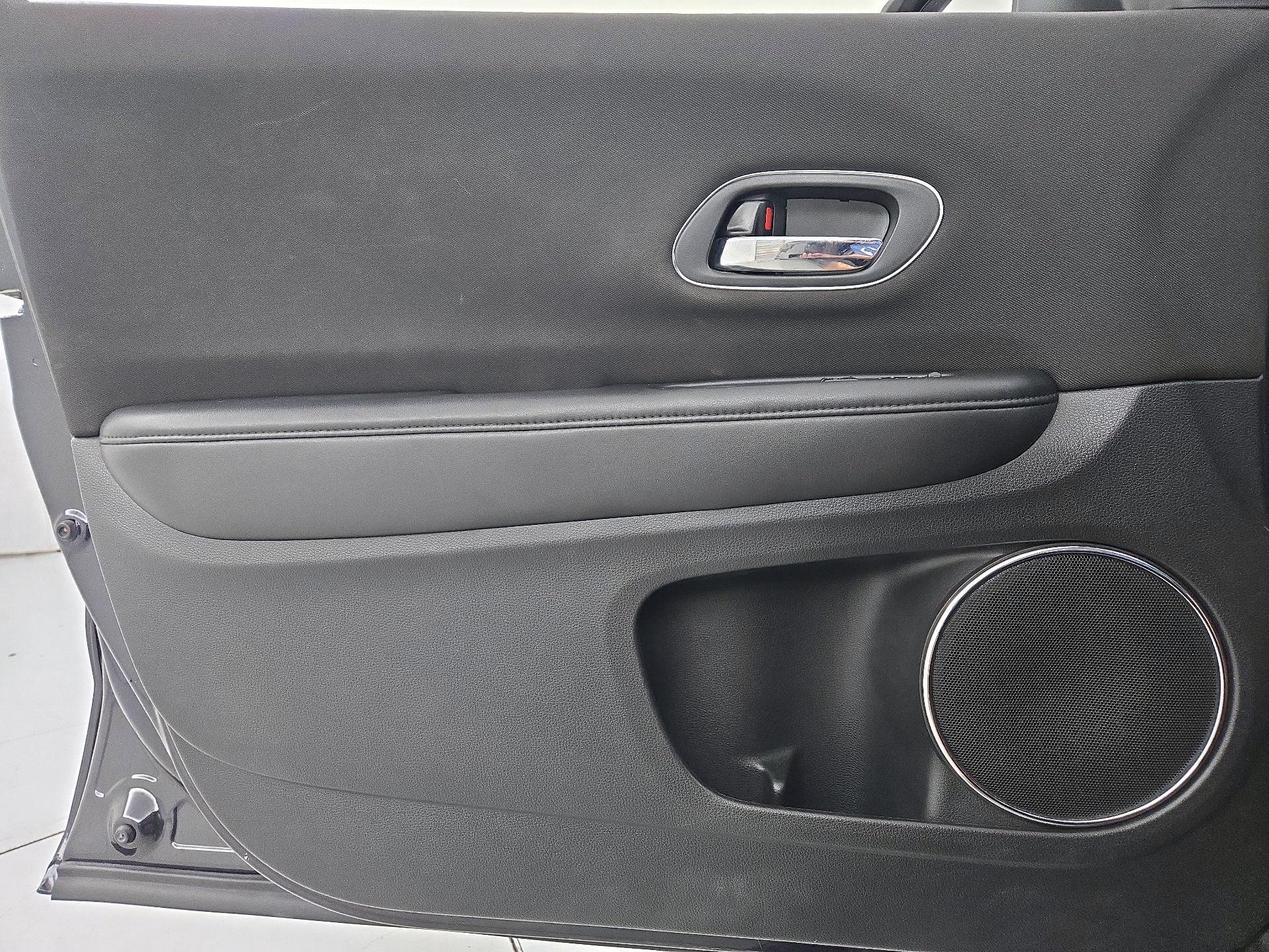 Thumbnail: 2017 Honda HR-V - 12