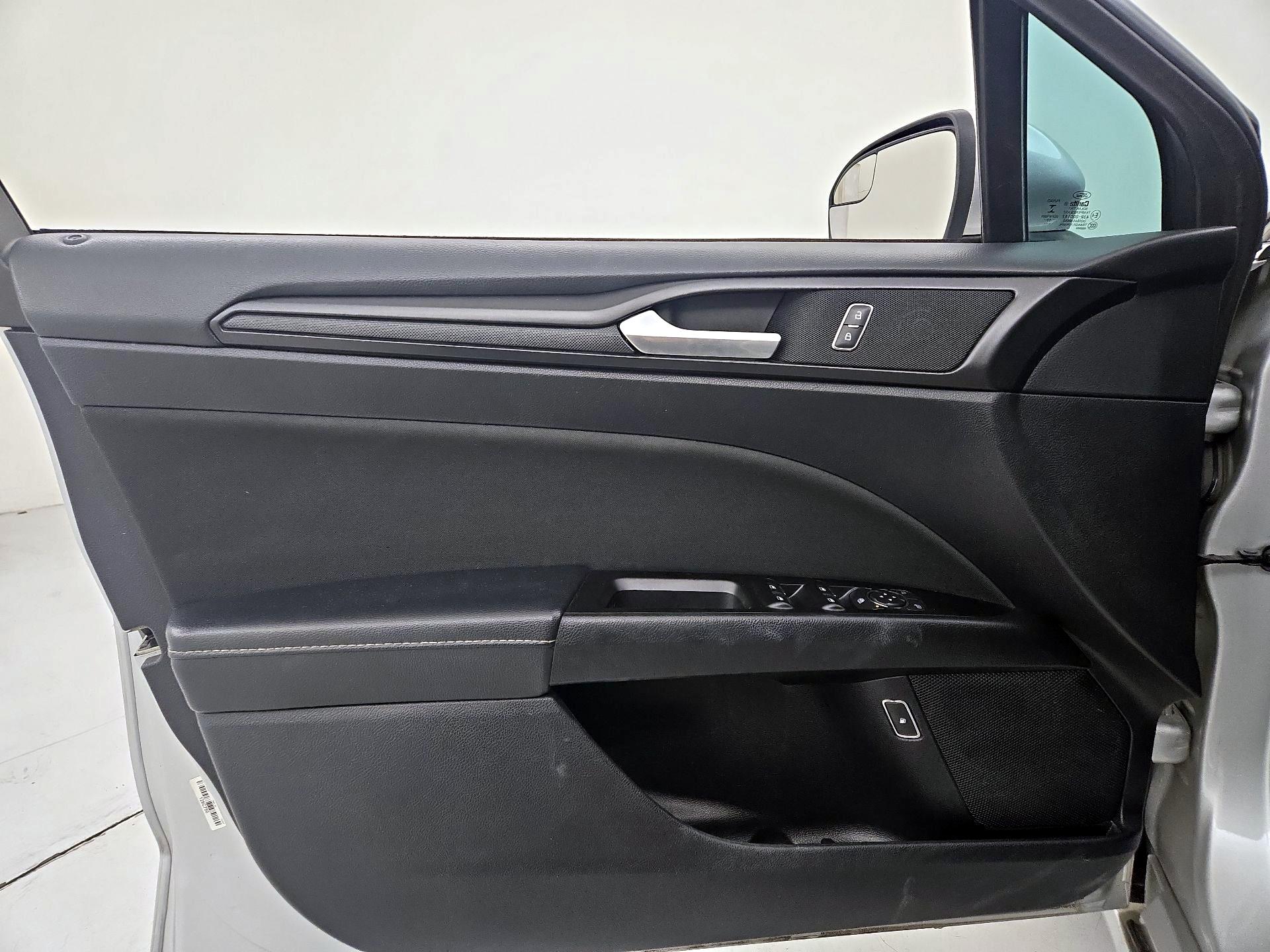 Thumbnail: 2018 Ford Fusion - 12