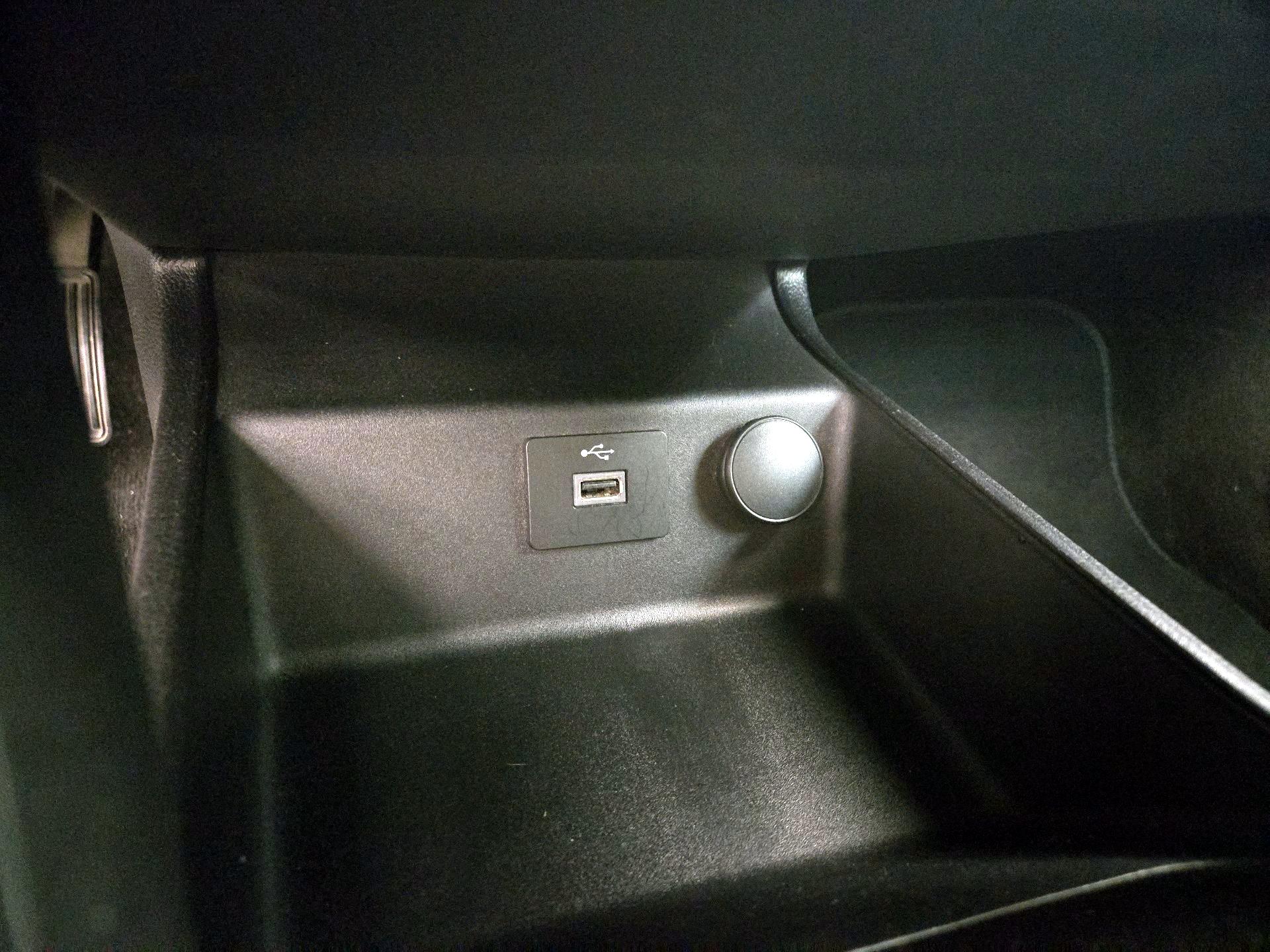 Thumbnail: 2018 Ford Fusion - 18