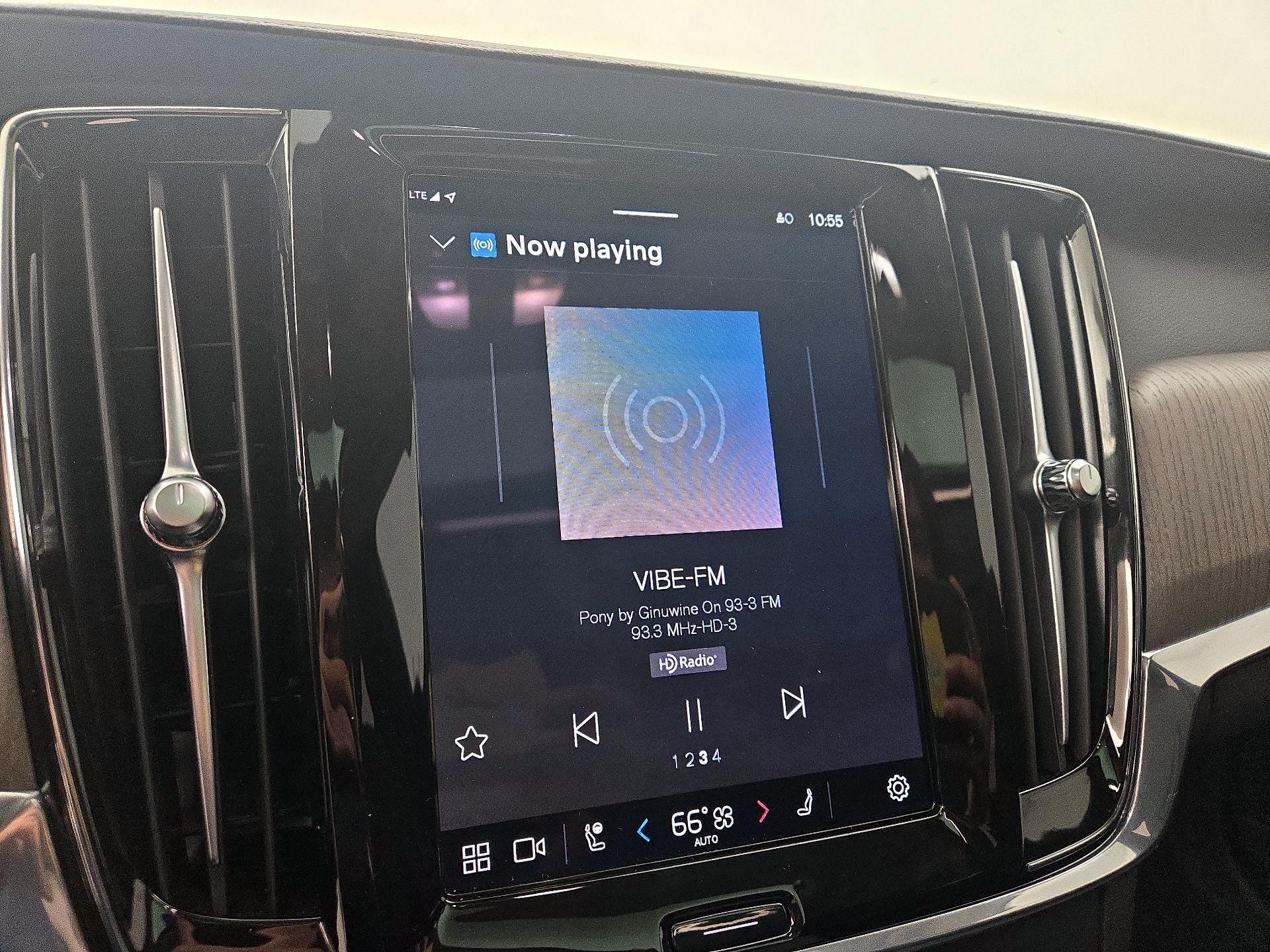 Thumbnail: 2022 Volvo S90 - 16