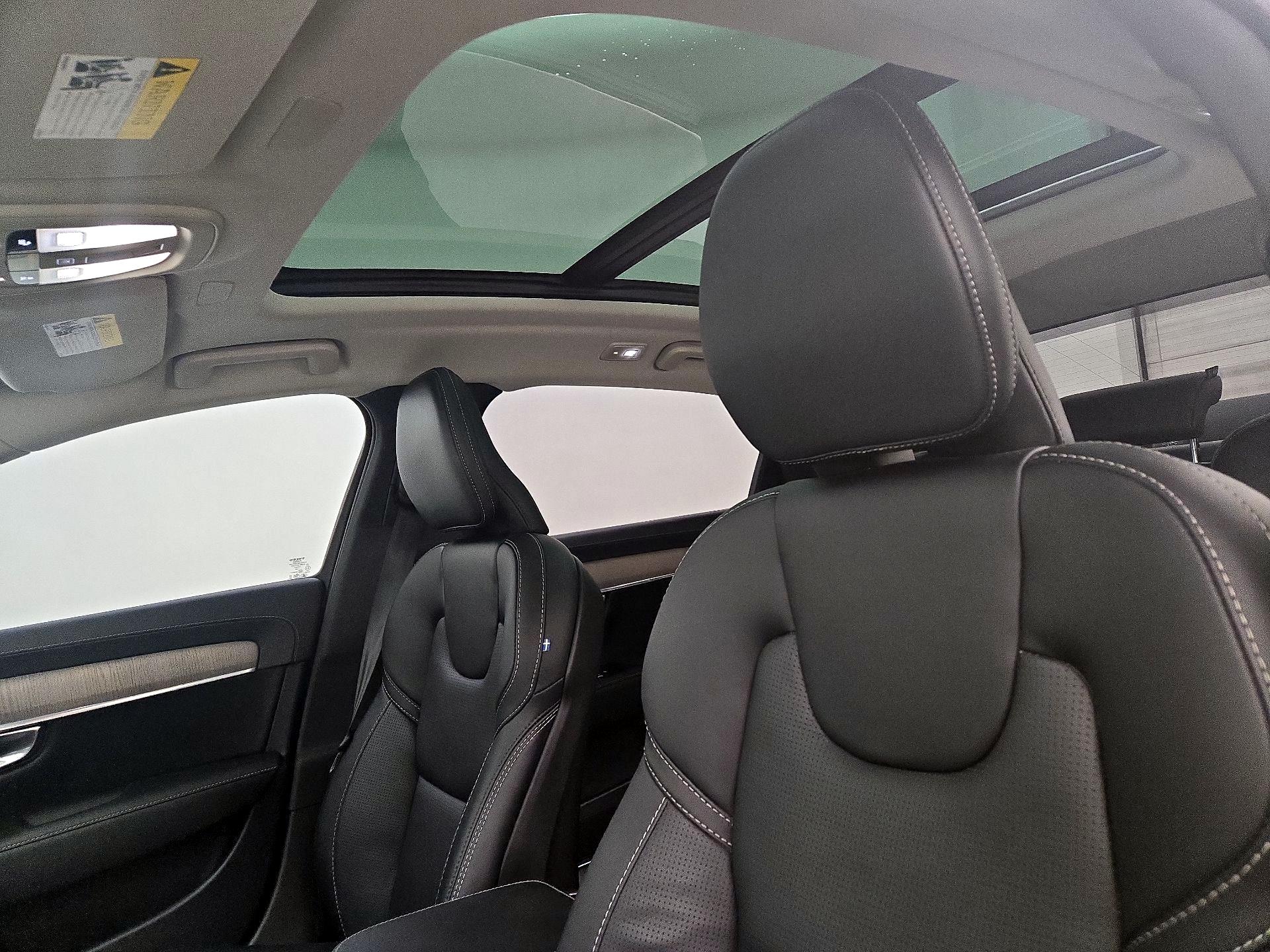 Thumbnail: 2022 Volvo S90 - 20