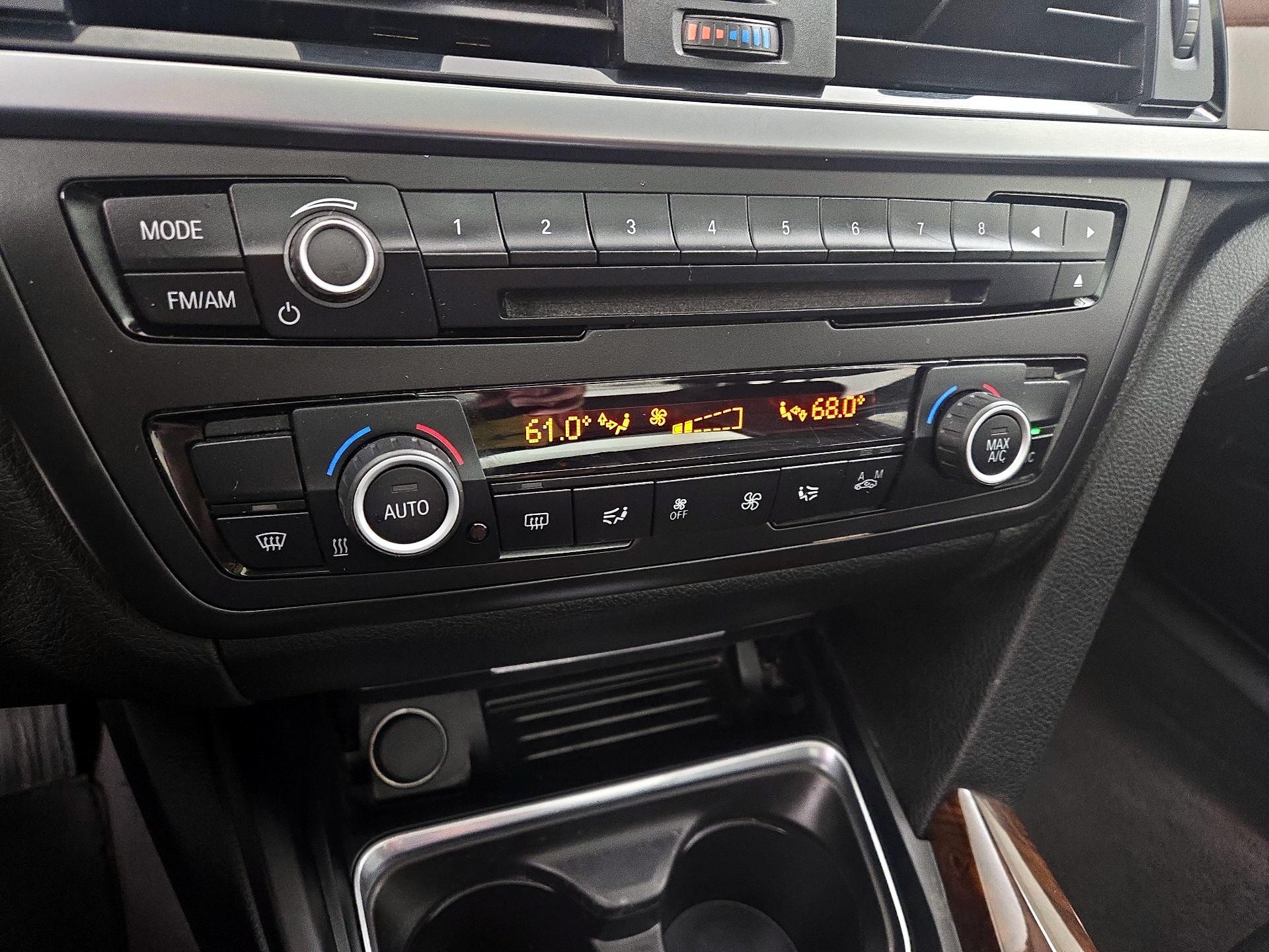 Thumbnail: 2015 BMW 3 Series - 17