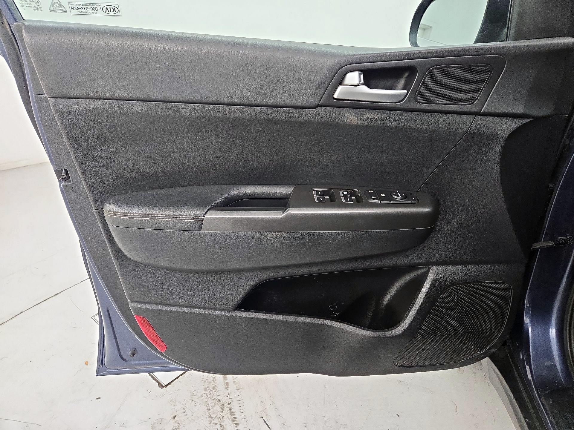 Thumbnail: 2020 Kia Sportage - 12