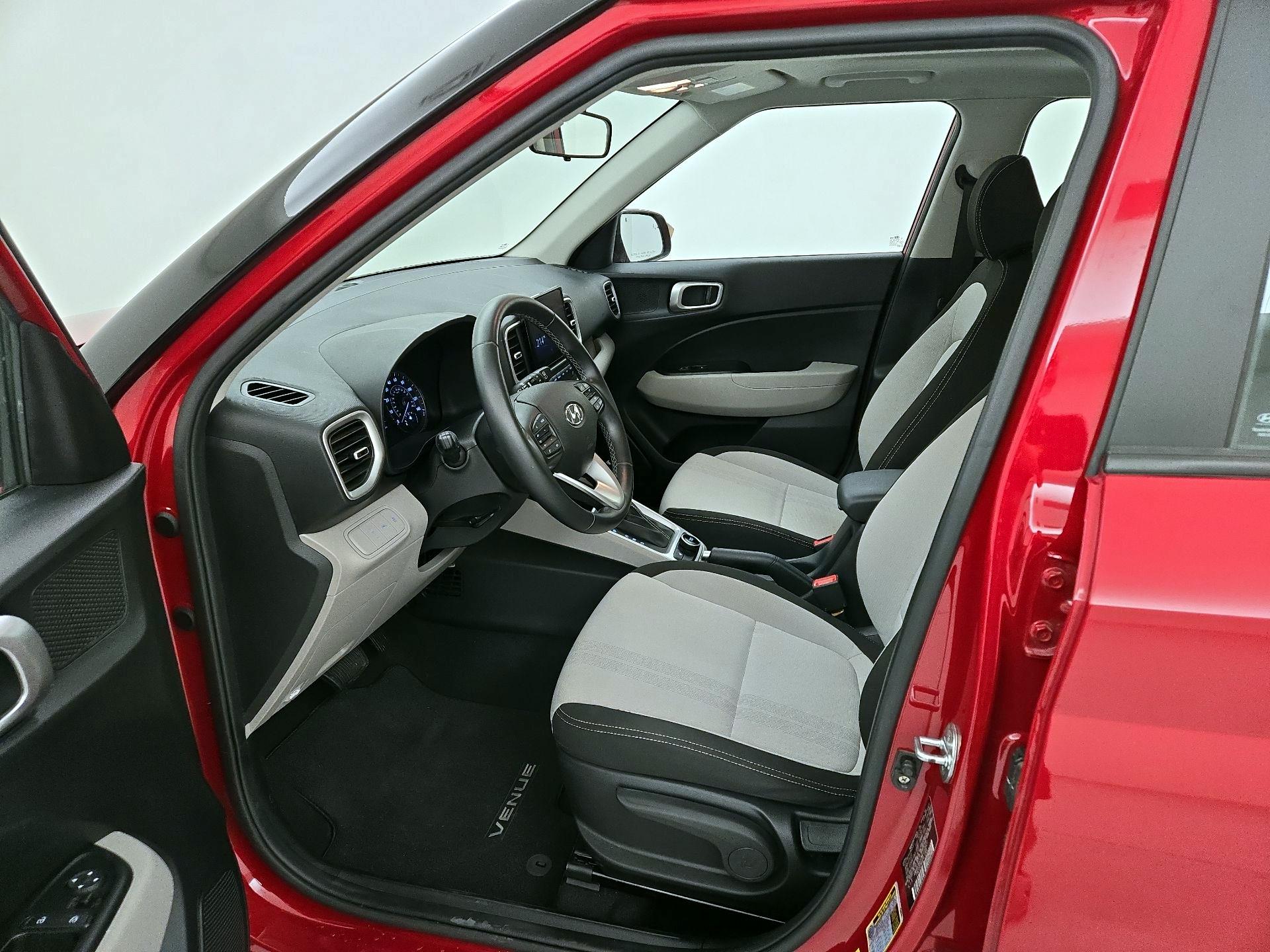 Thumbnail: 2021 Hyundai Venue - 11