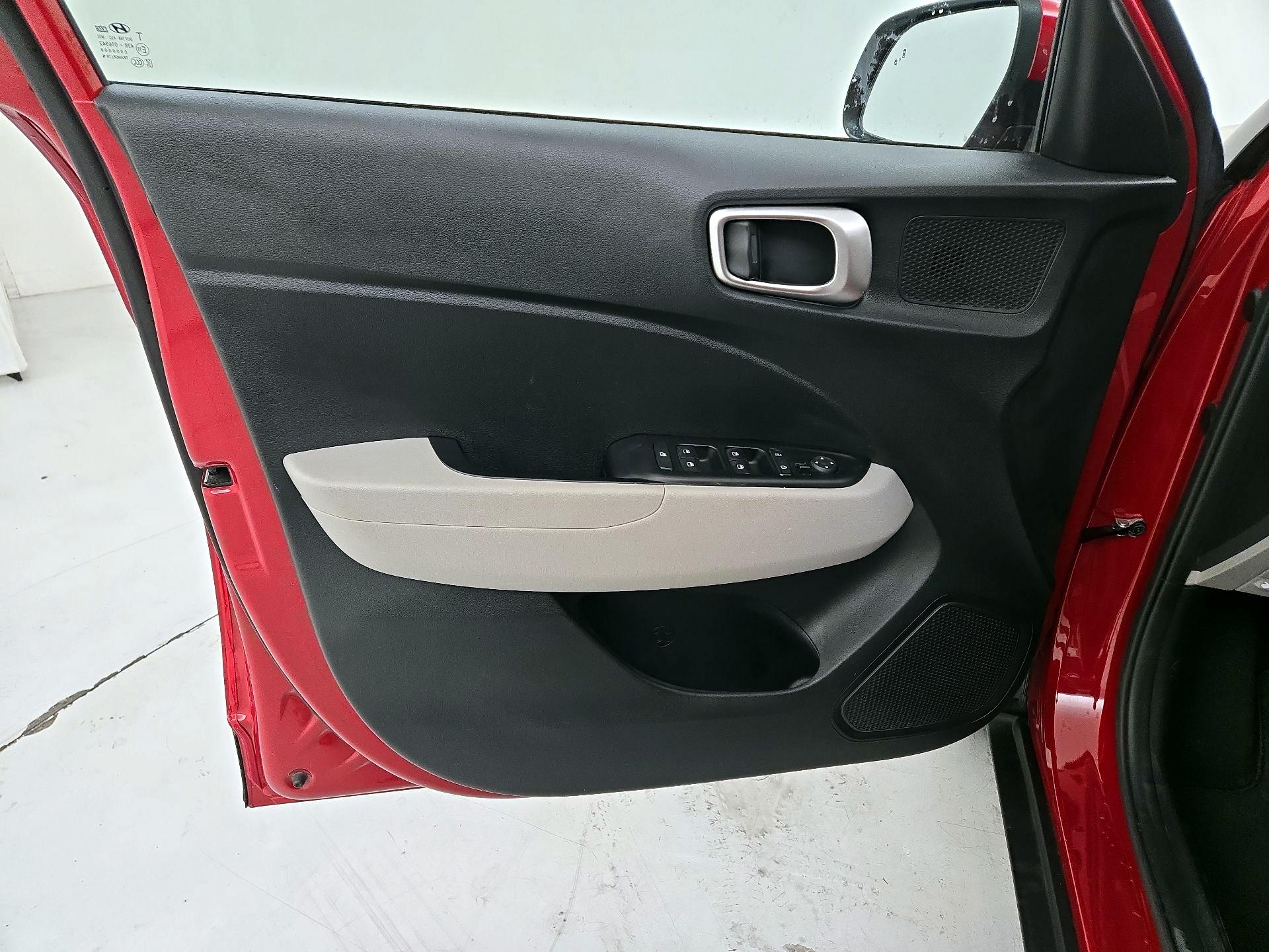 Thumbnail: 2021 Hyundai Venue - 12