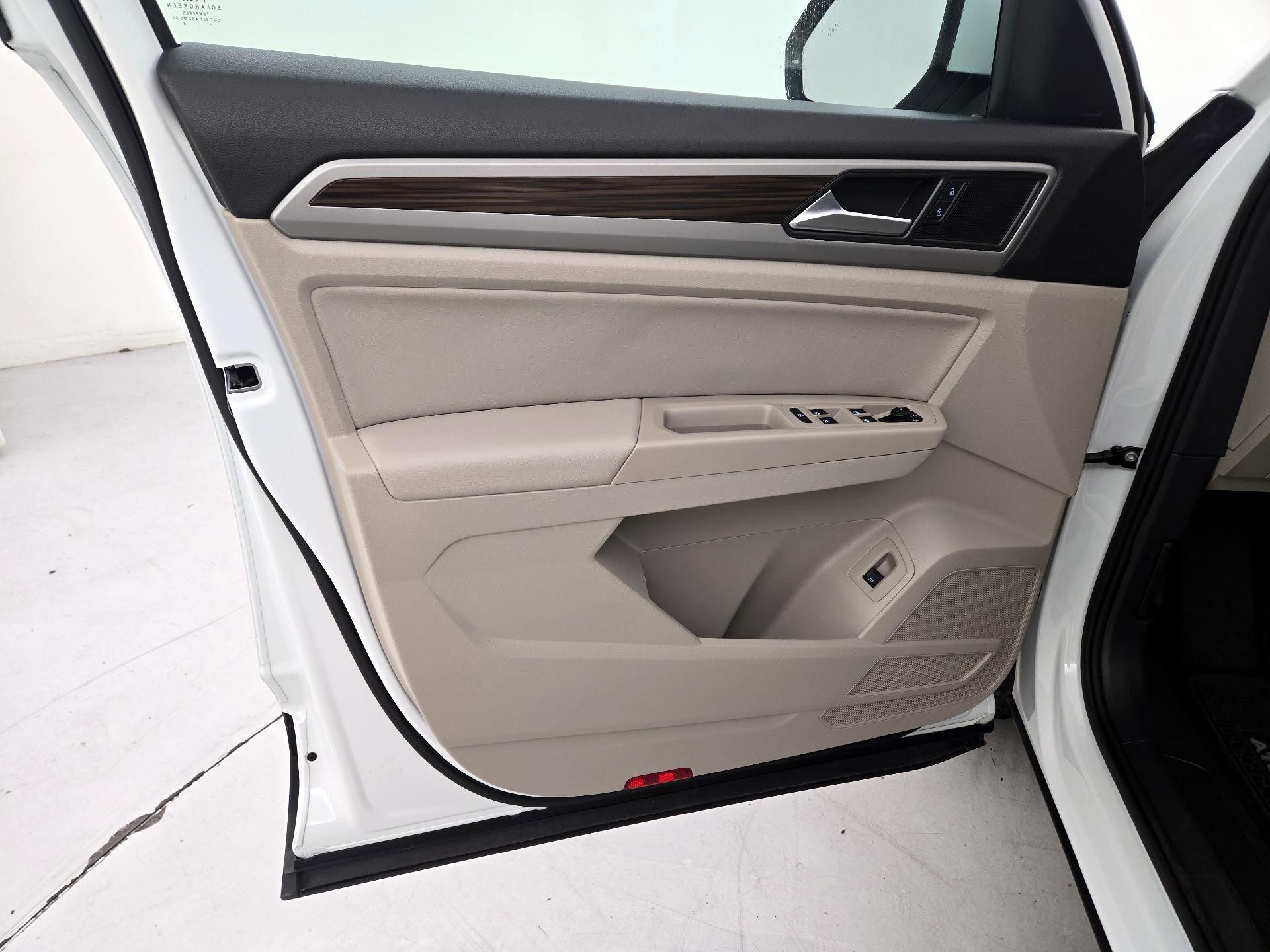 Thumbnail: 2021 Volkswagen Atlas - 12