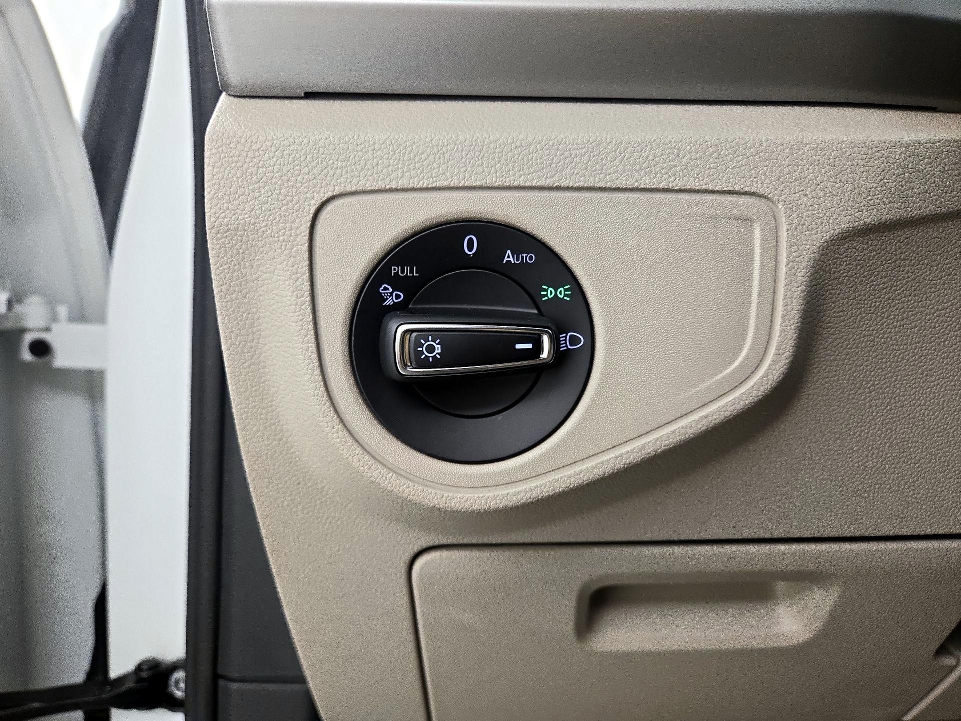 Thumbnail: 2021 Volkswagen Atlas - 13