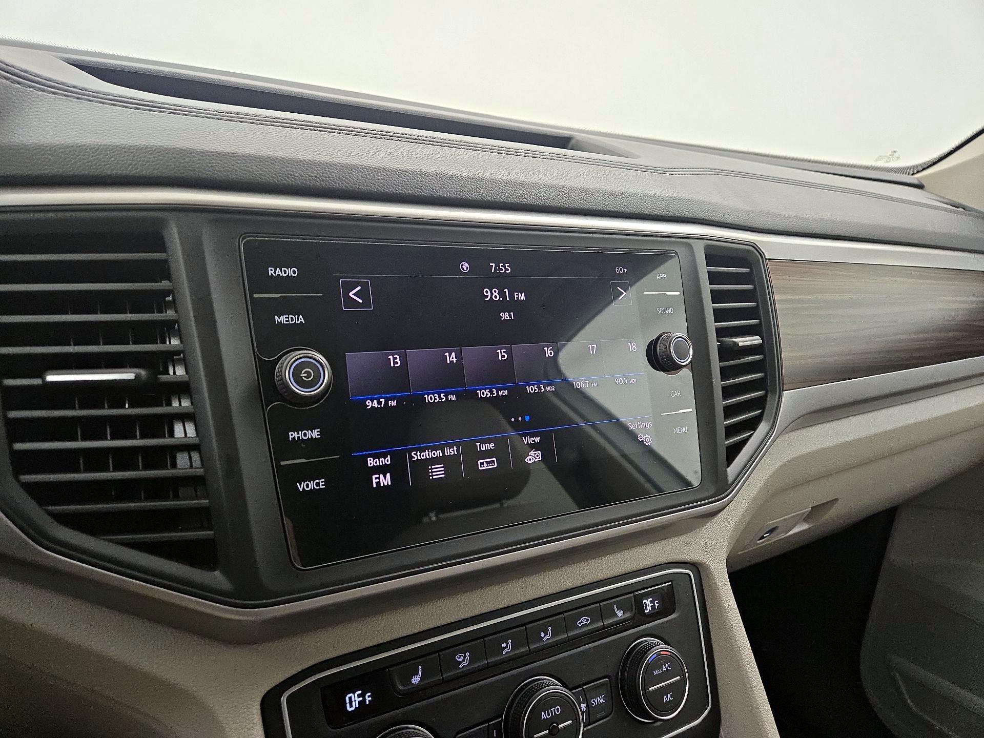 Thumbnail: 2021 Volkswagen Atlas - 15