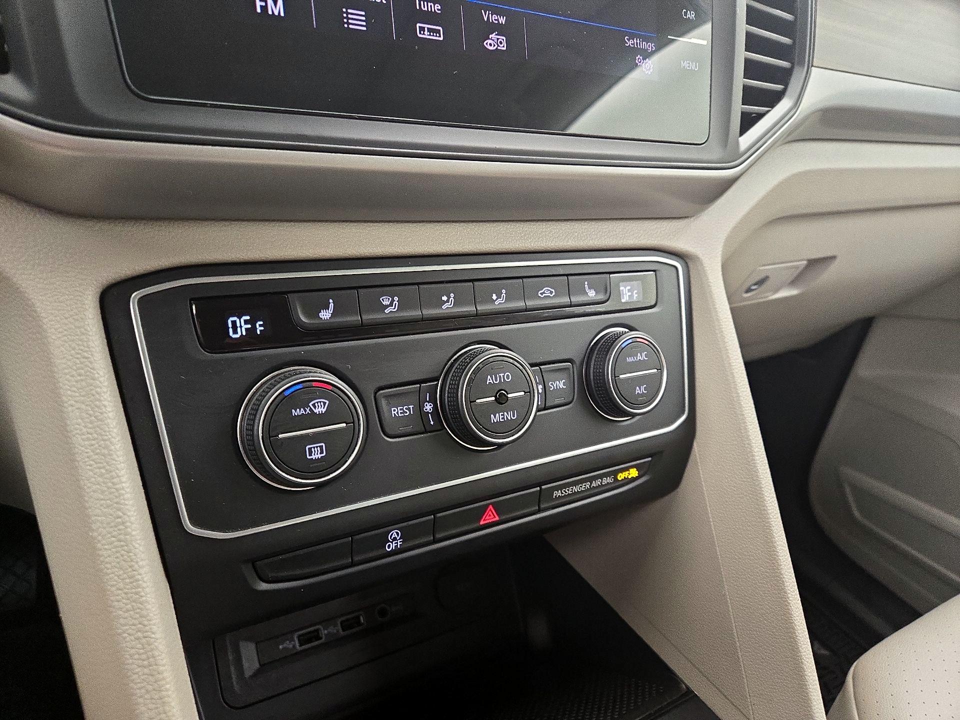 Thumbnail: 2021 Volkswagen Atlas - 16