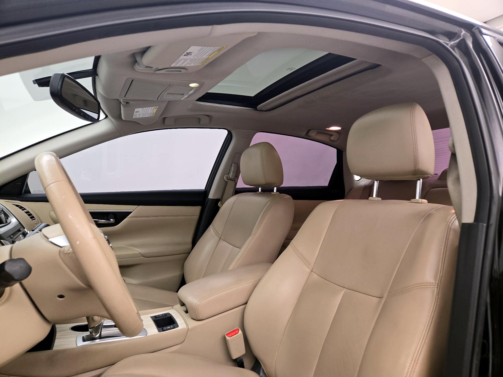 Thumbnail: 2016 Nissan Altima - 20