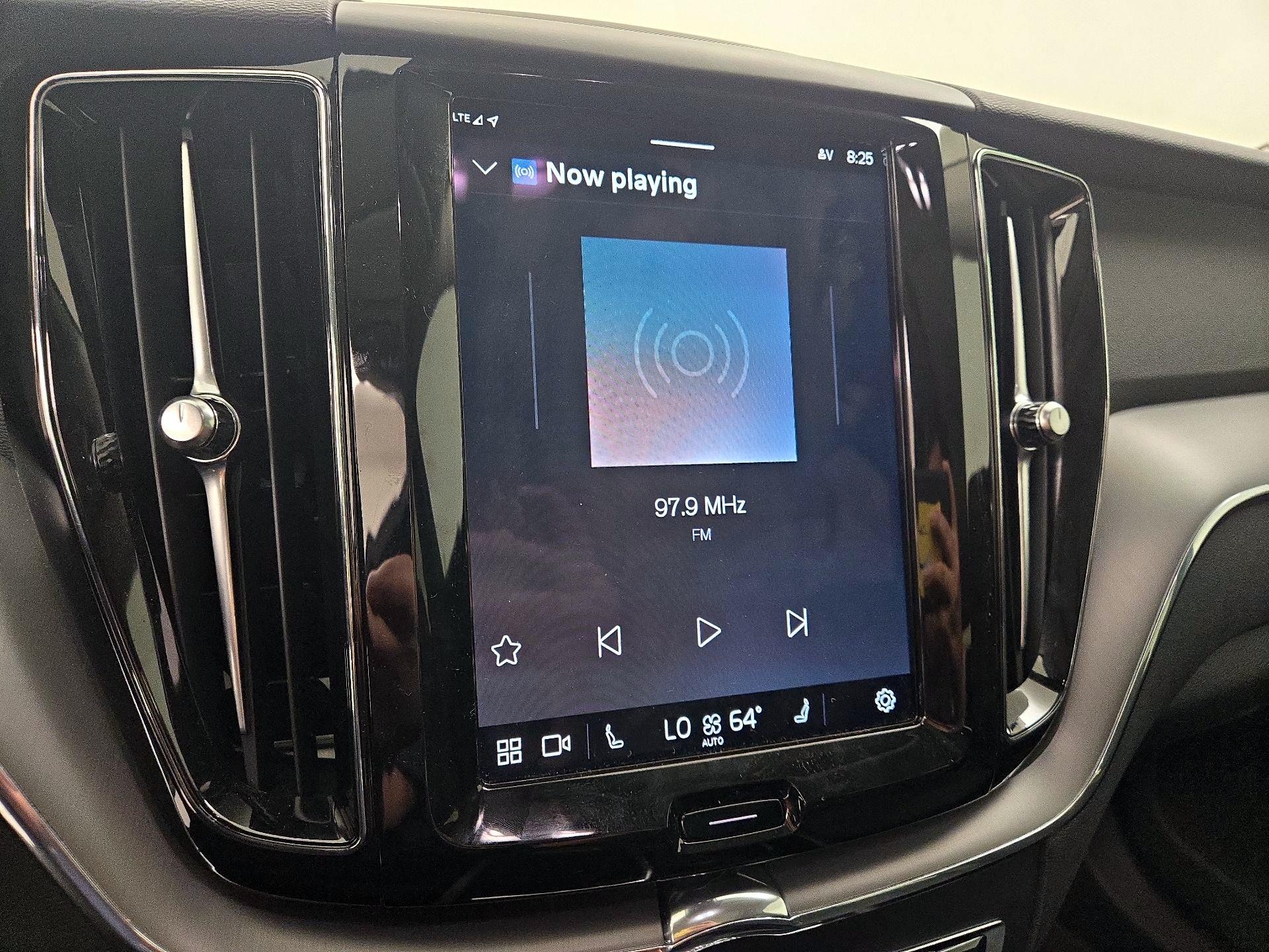 Thumbnail: 2024 Volvo XC60 - 16