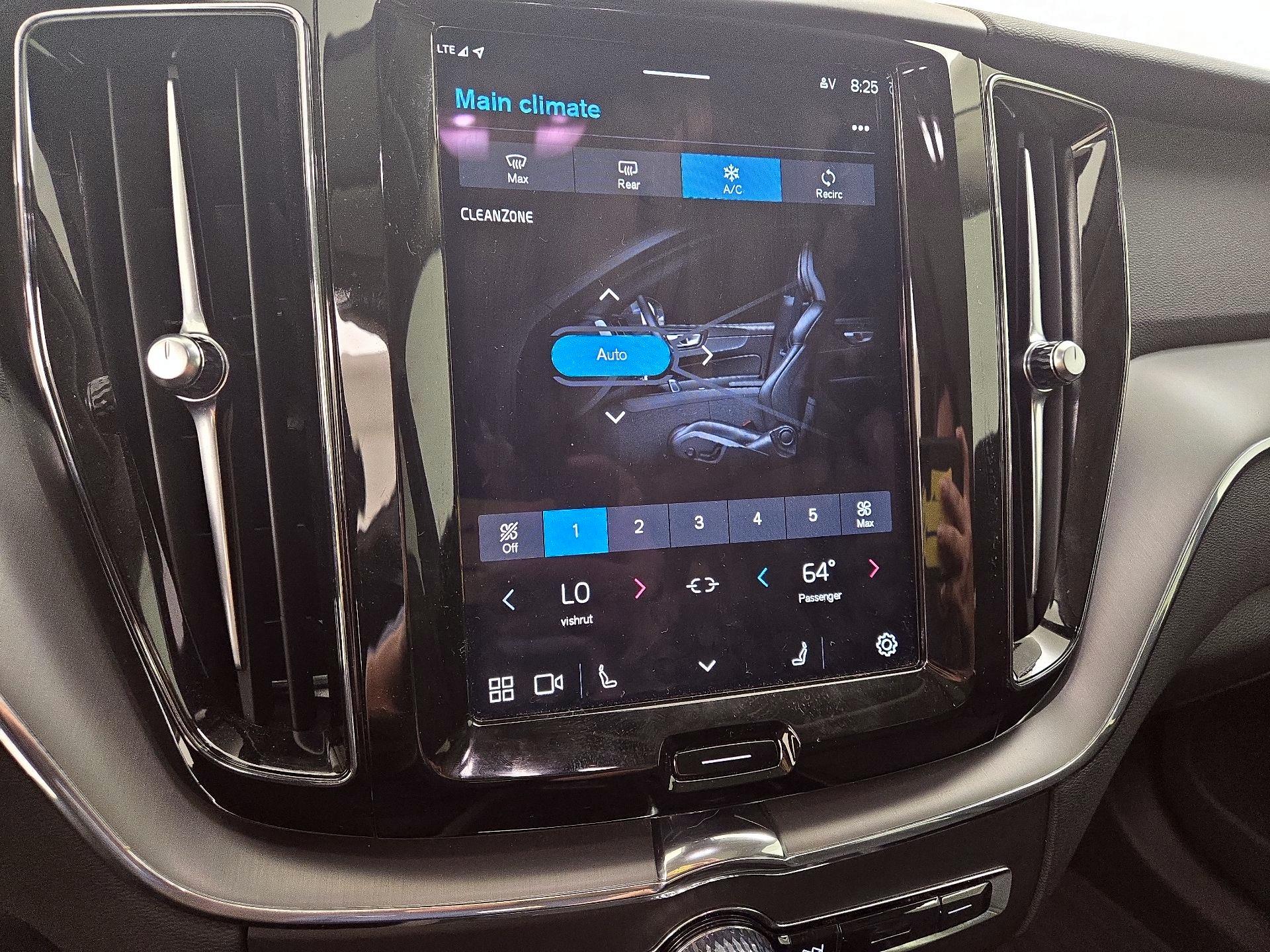 Thumbnail: 2024 Volvo XC60 - 17