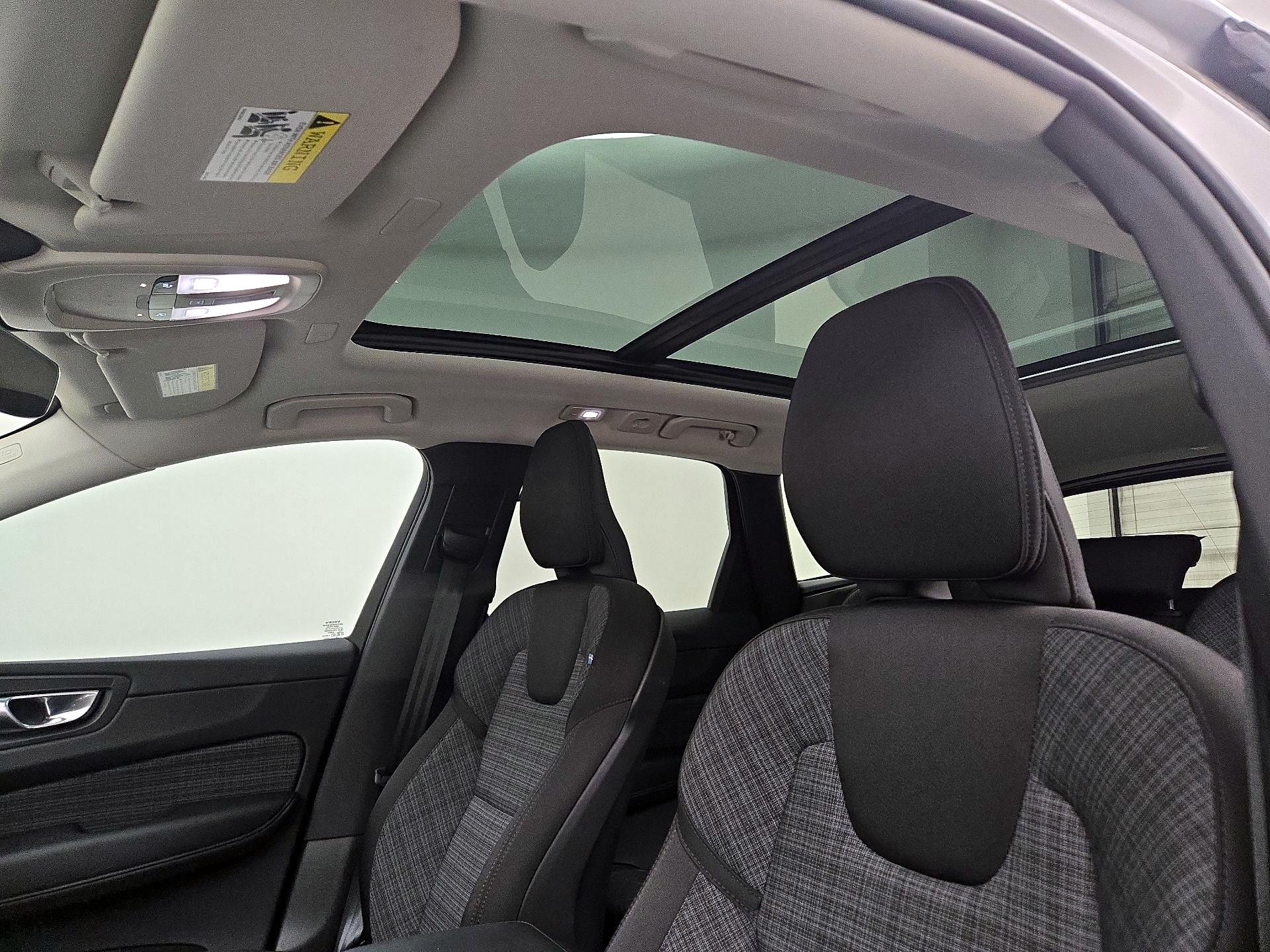 Thumbnail: 2024 Volvo XC60 - 20